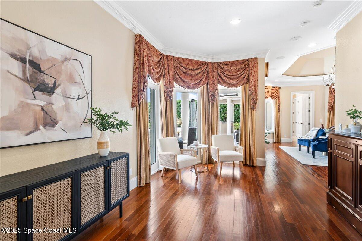 240 Lansing Island Drive