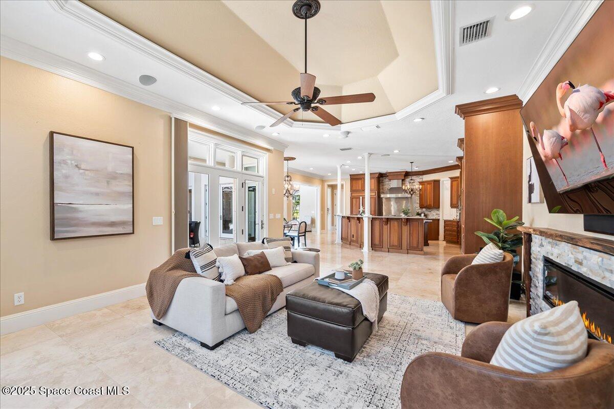 240 Lansing Island Drive