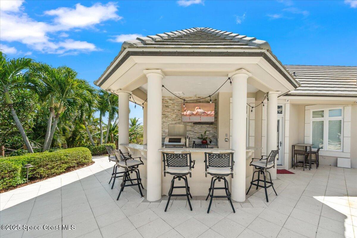 240 Lansing Island Drive