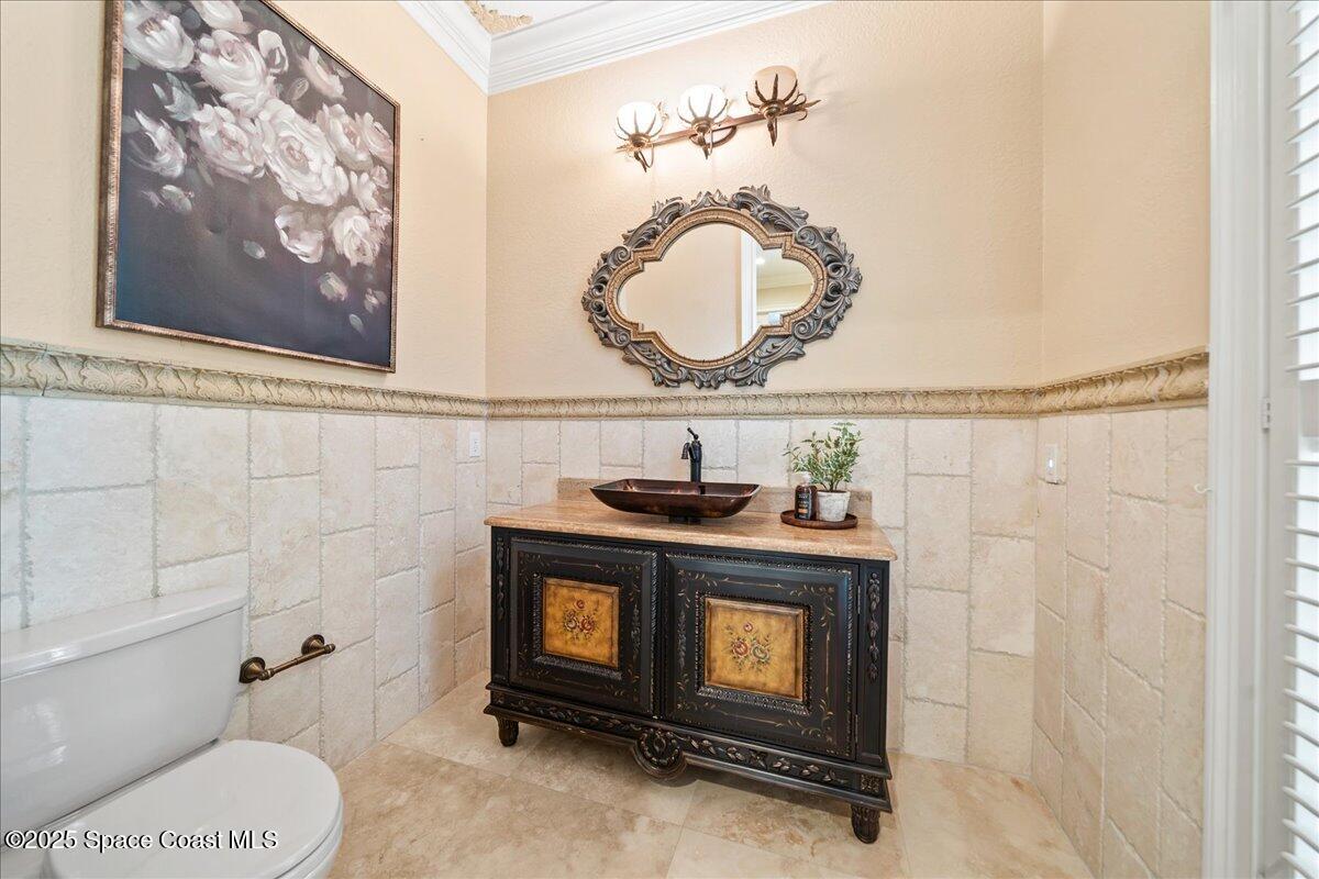 240 Lansing Island Drive