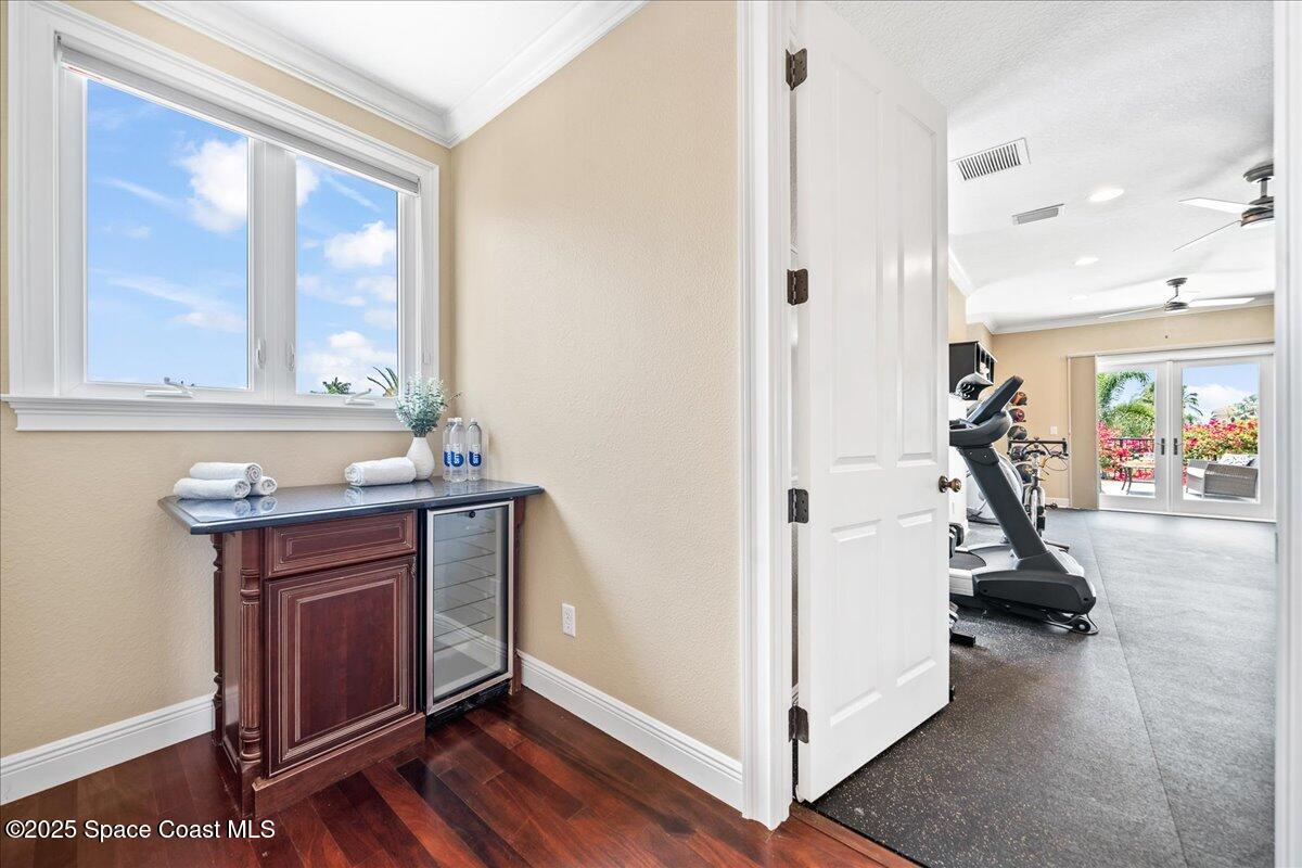 240 Lansing Island Drive