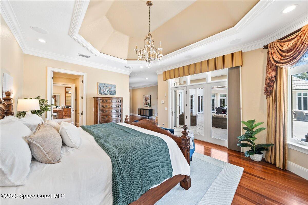 240 Lansing Island Drive