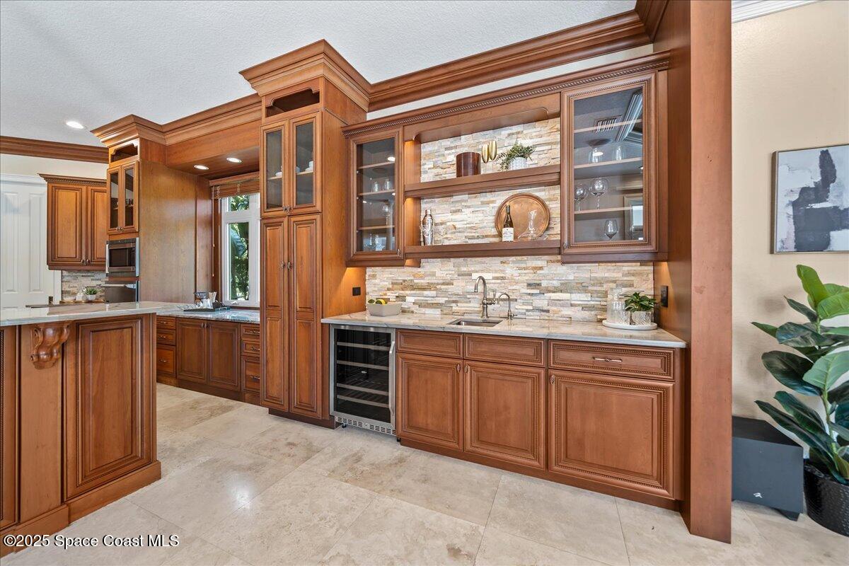 240 Lansing Island Drive