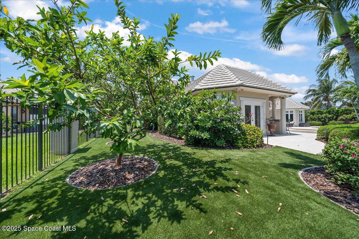 240 Lansing Island Drive