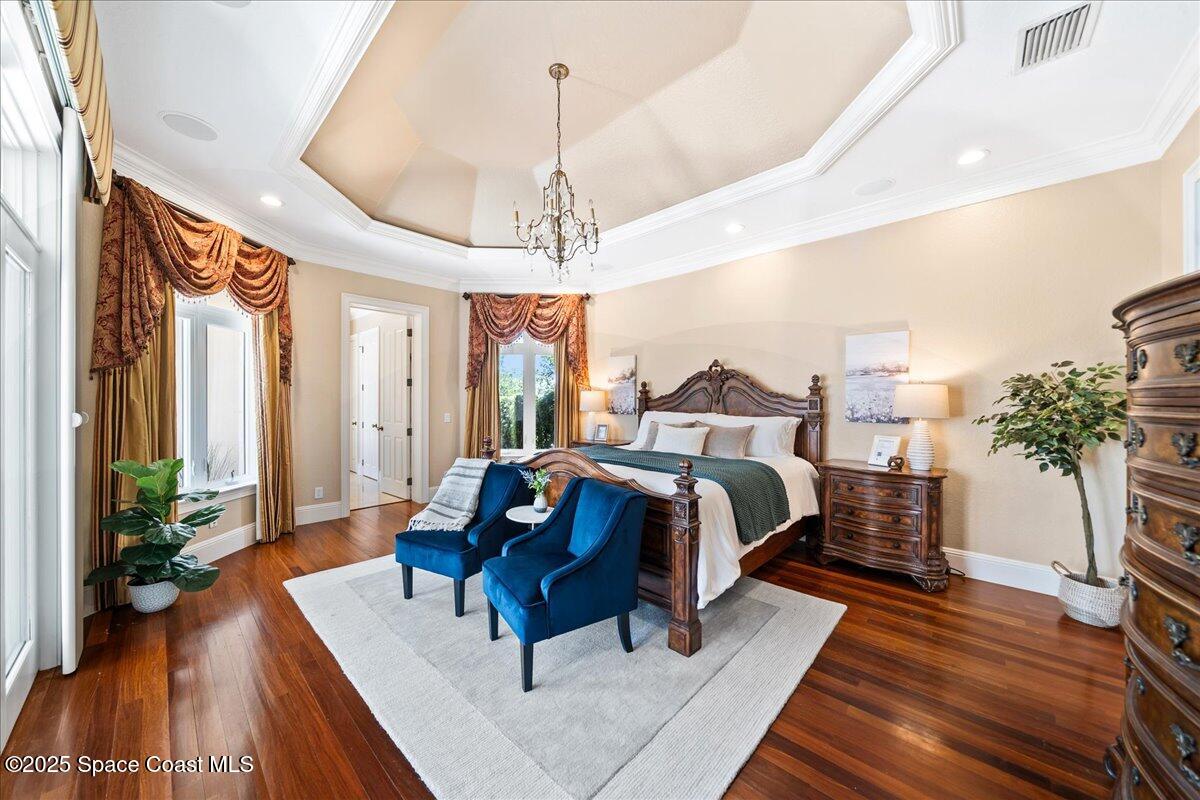 240 Lansing Island Drive