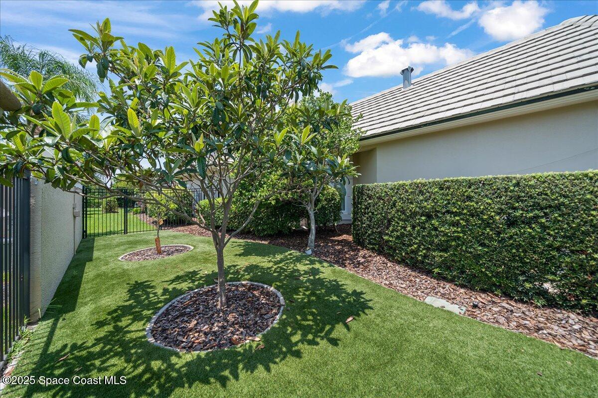 240 Lansing Island Drive