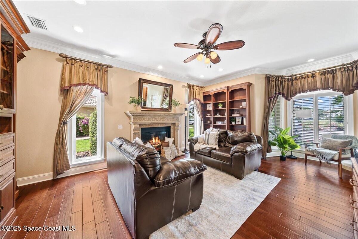 240 Lansing Island Drive