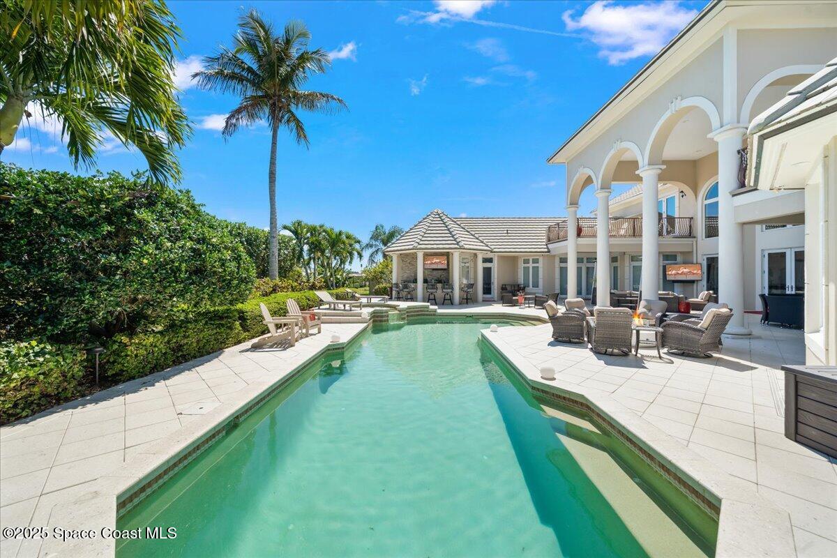 240 Lansing Island Drive