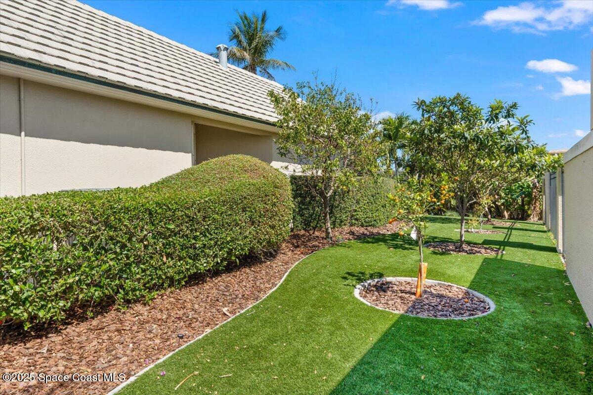 240 Lansing Island Drive