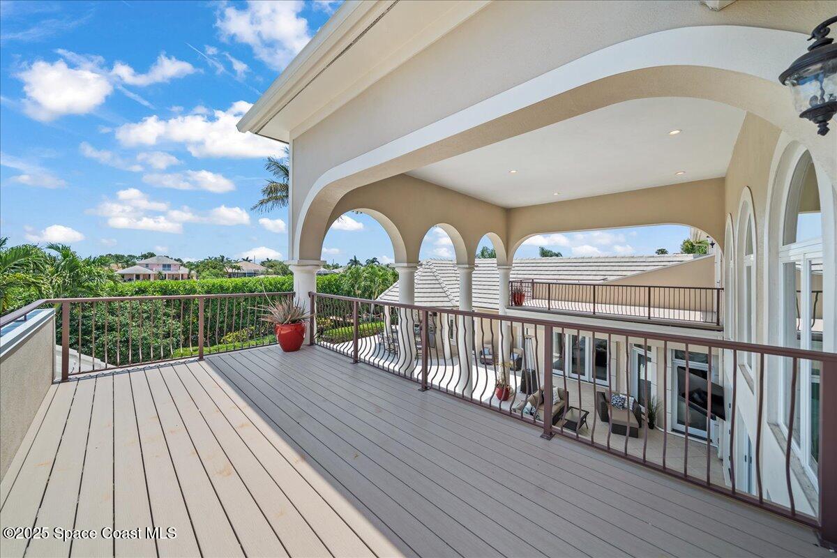 240 Lansing Island Drive