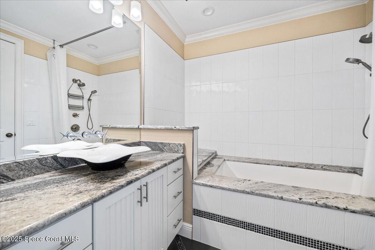 240 Lansing Island Drive