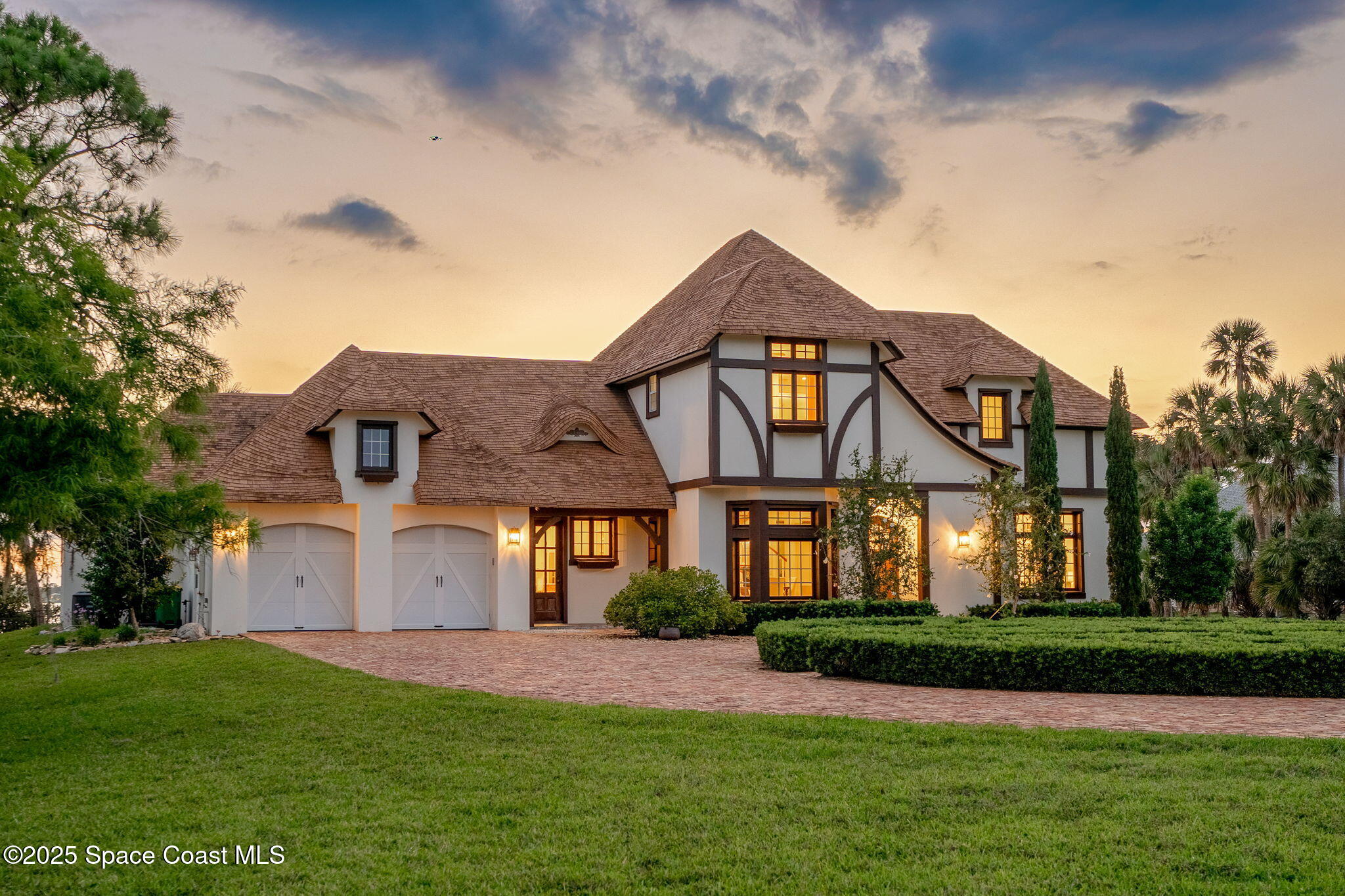 7021 S Tropical Trail