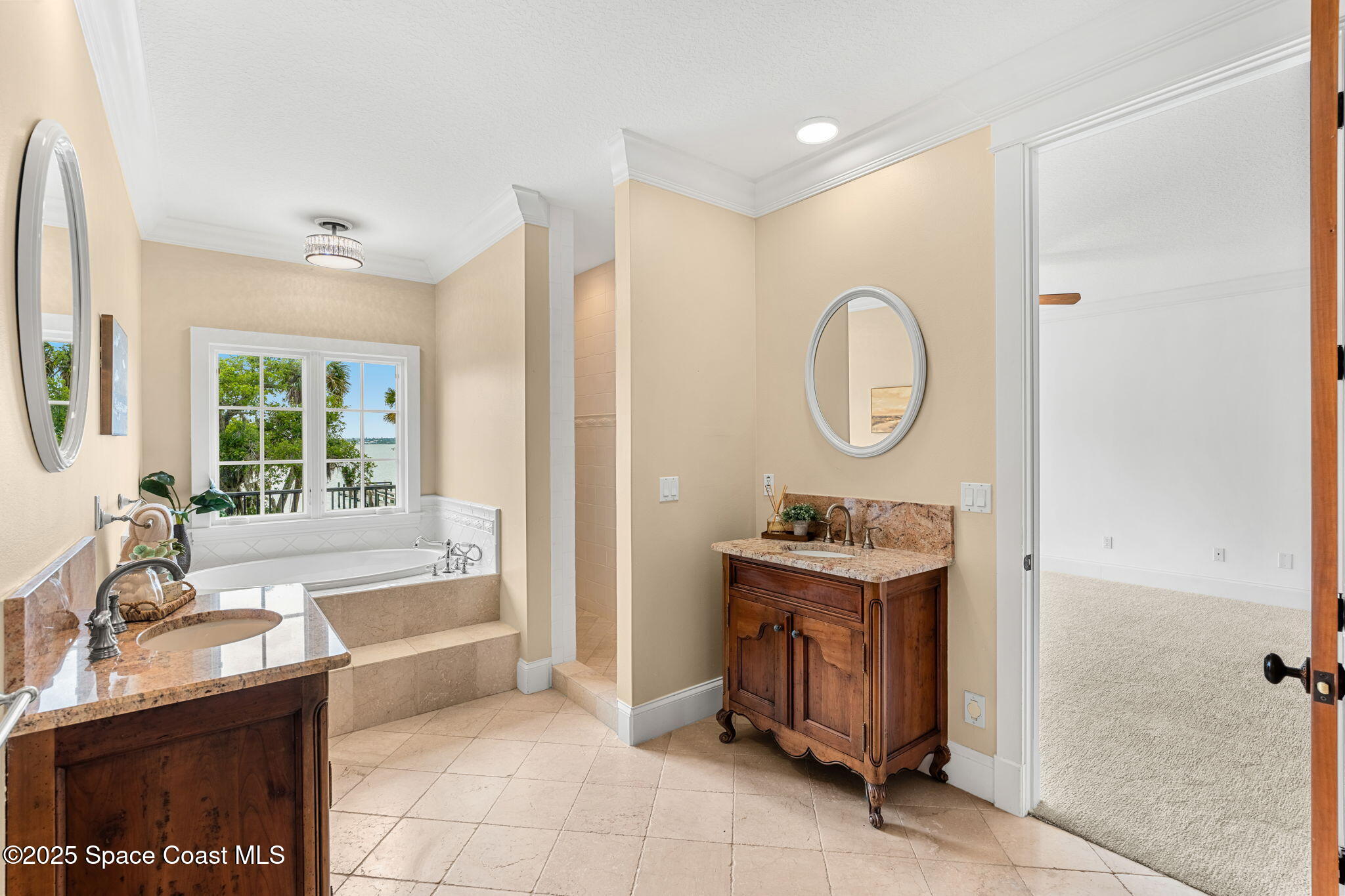 7021 S Tropical Trail