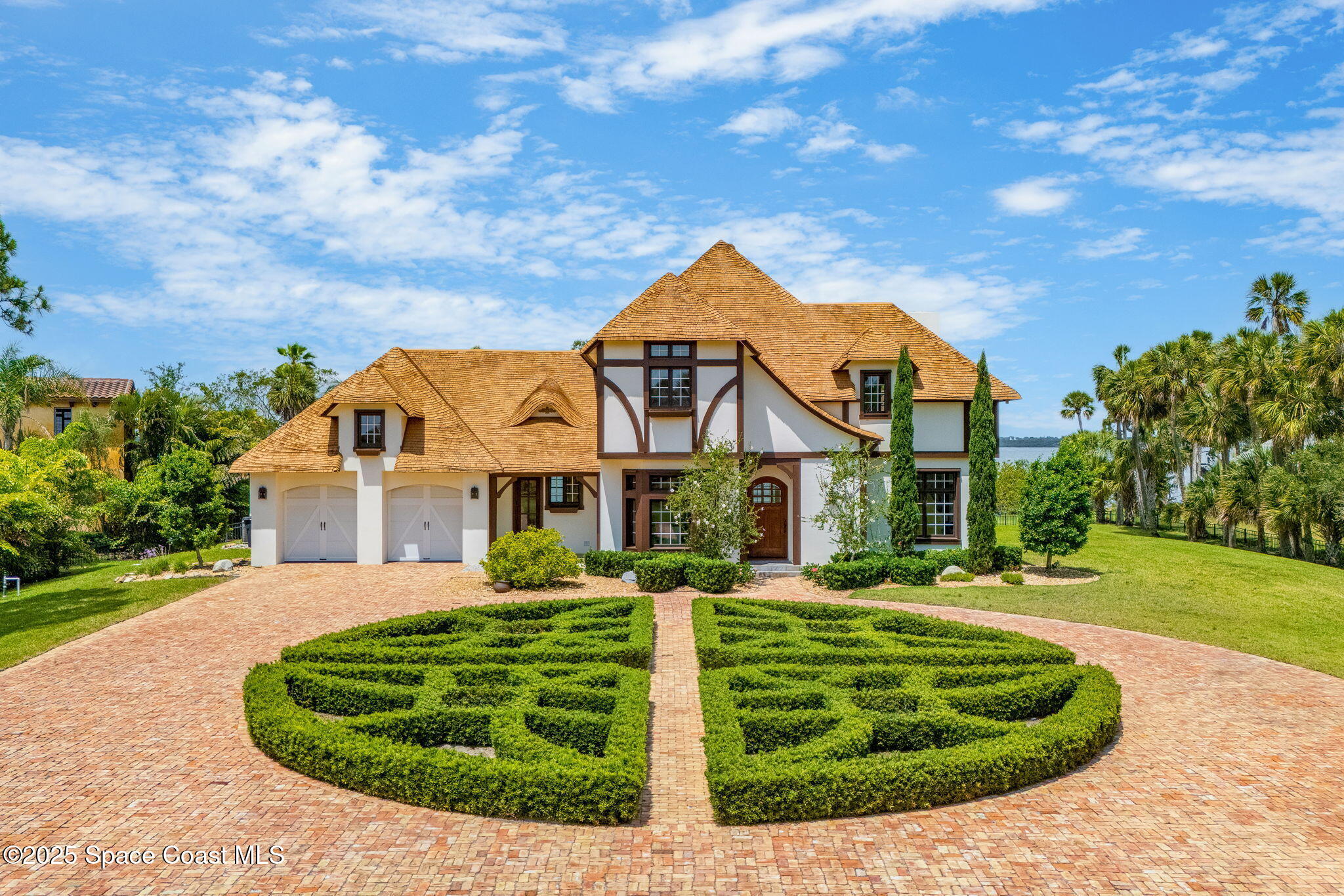 7021 S Tropical Trail