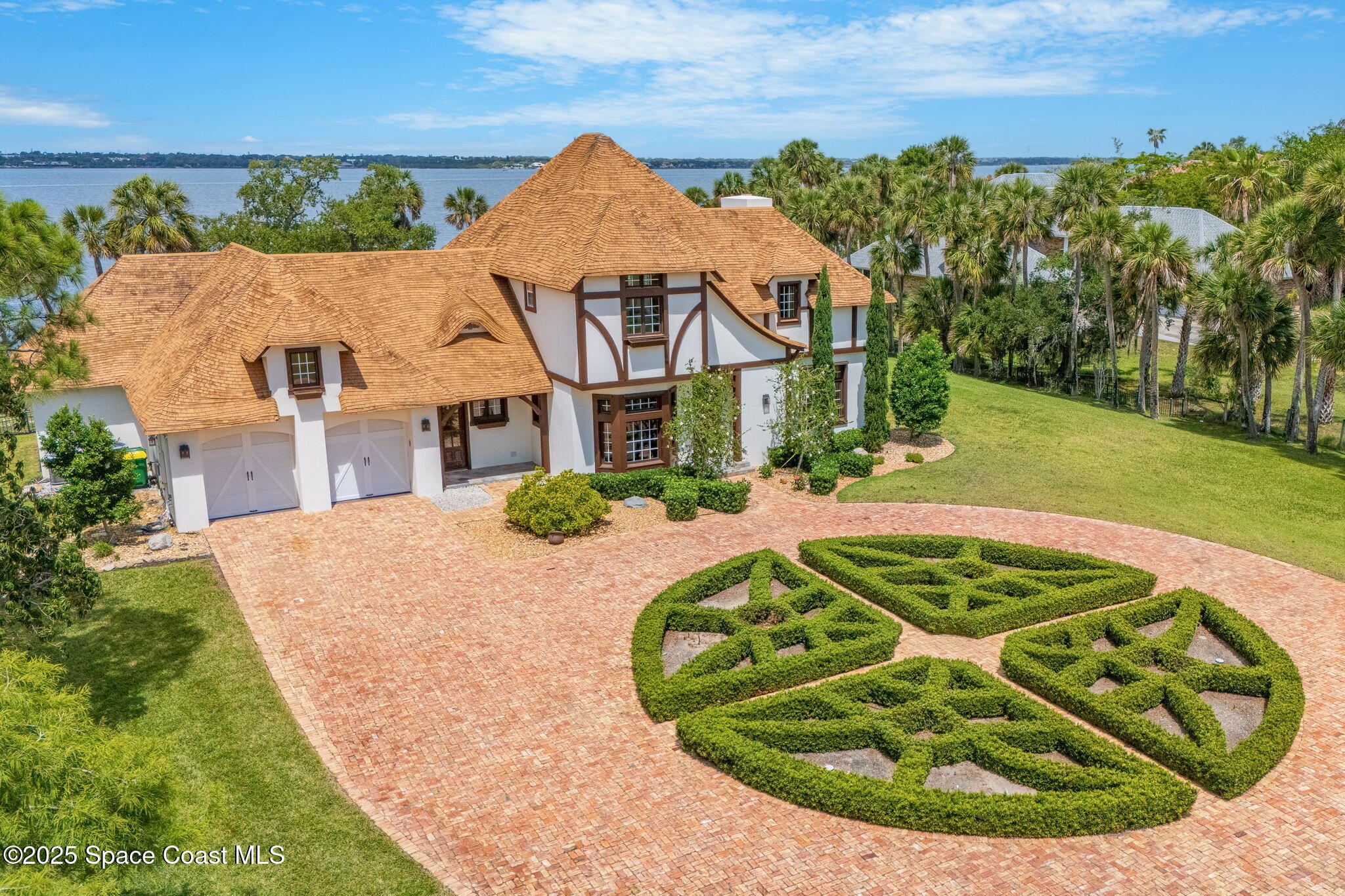 7021 S Tropical Trail