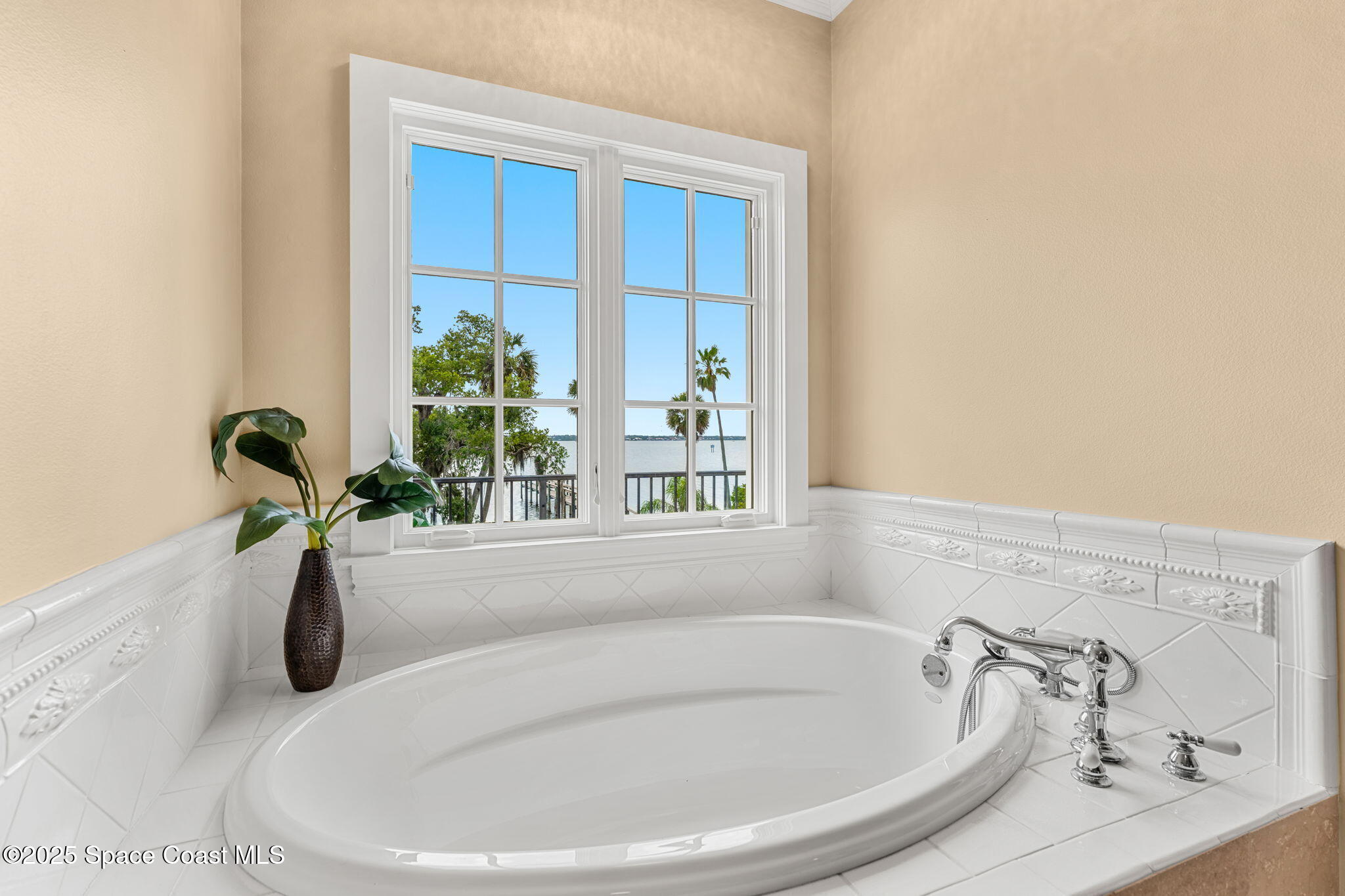 7021 S Tropical Trail