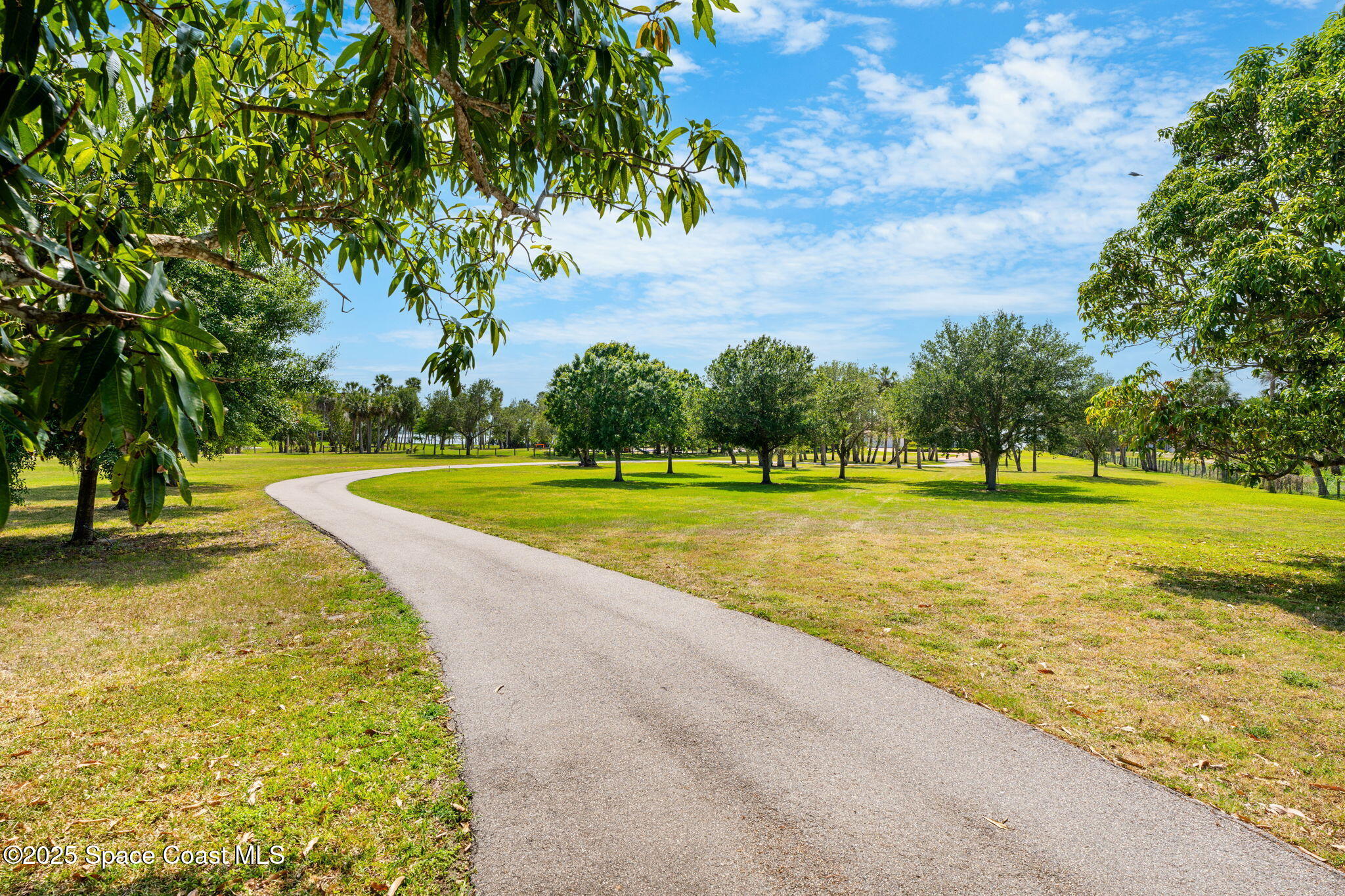 7021 S Tropical Trail