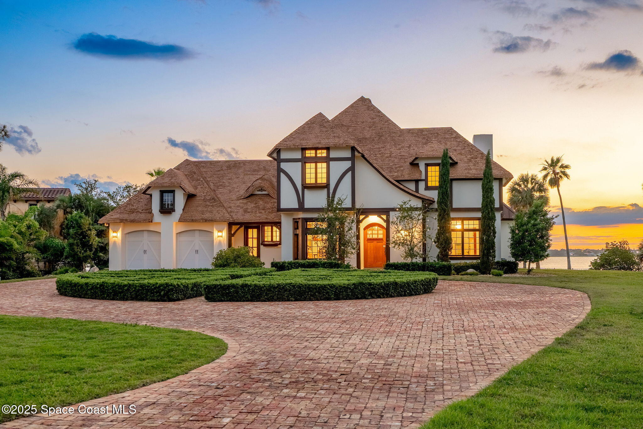 7021 S Tropical Trail