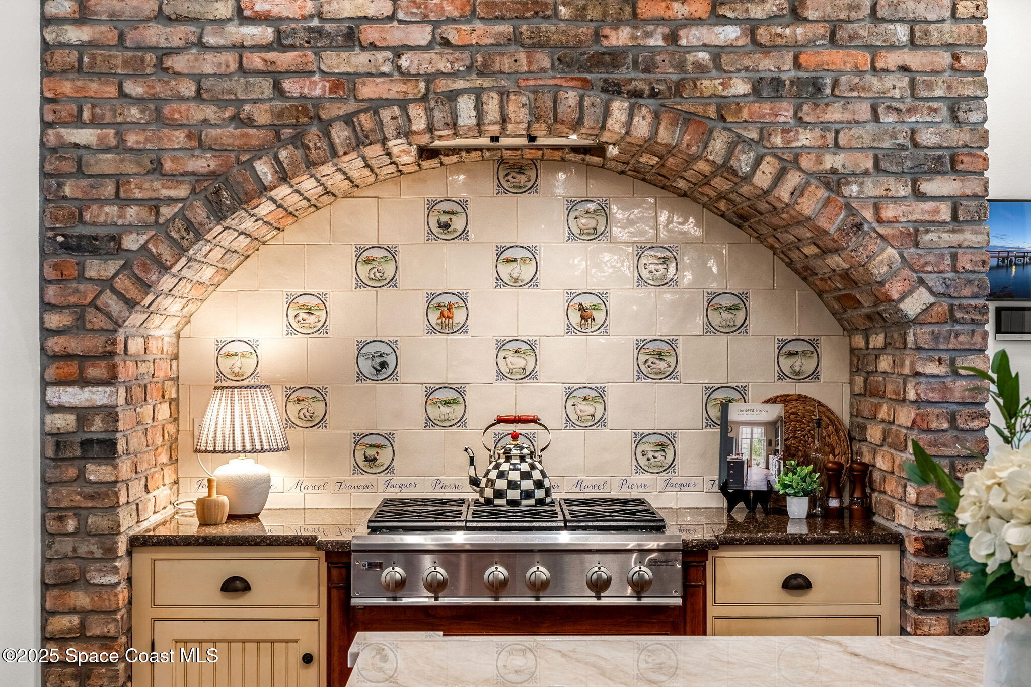 7021 S Tropical Trail