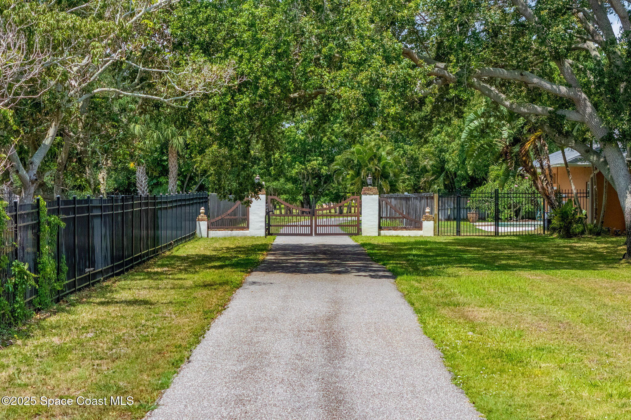 7021 S Tropical Trail