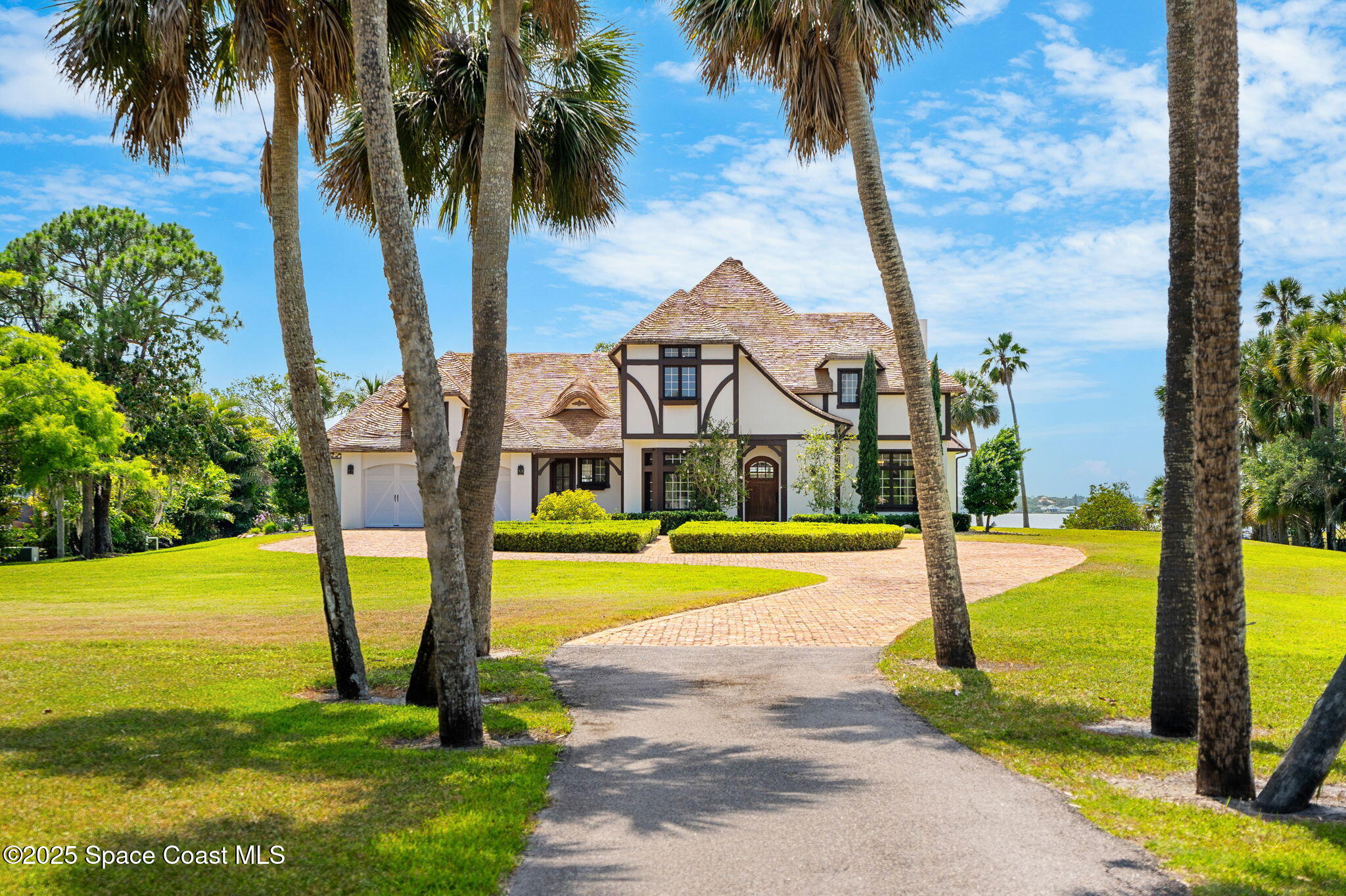 7021 S Tropical Trail