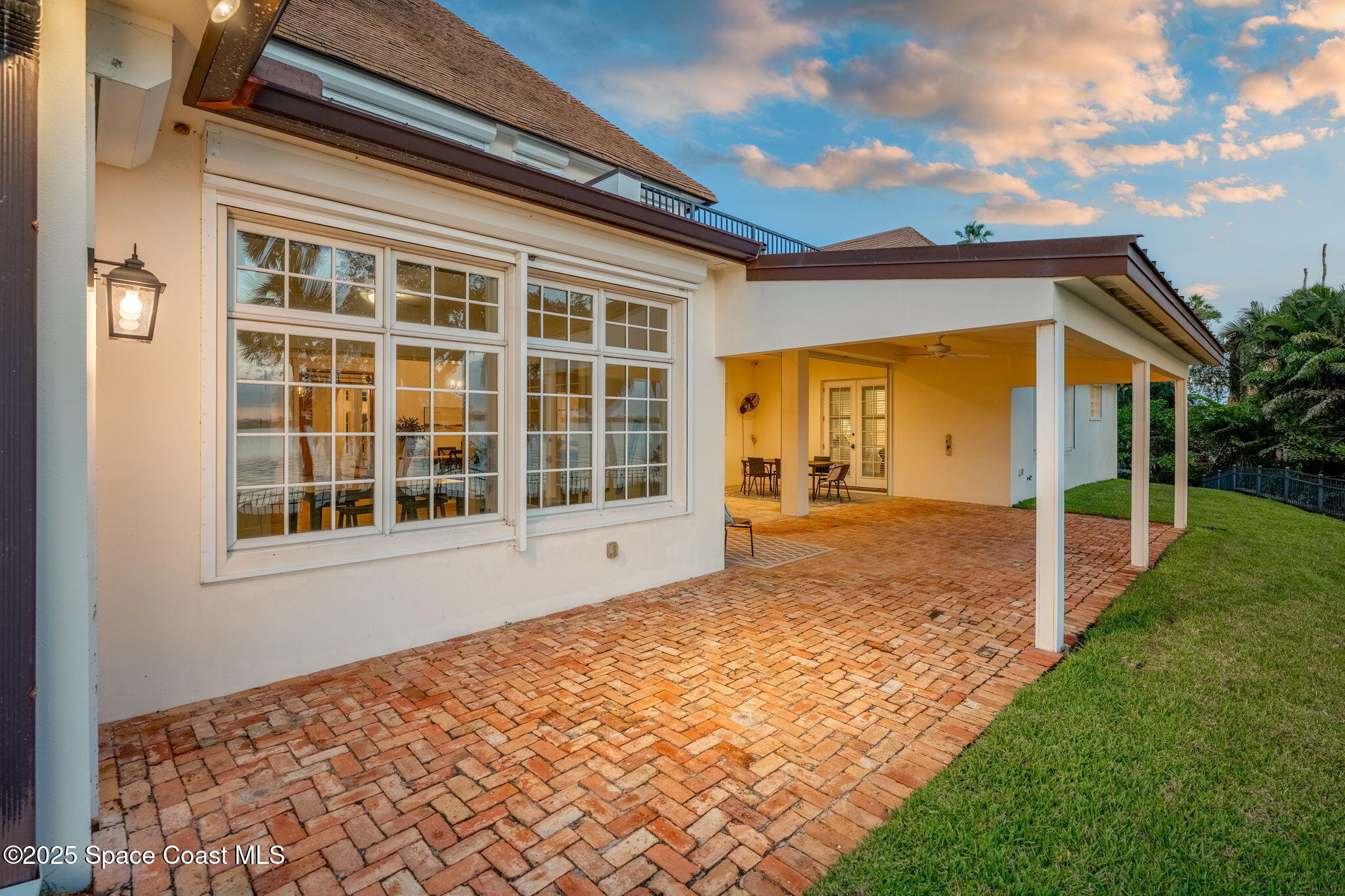 7021 S Tropical Trail