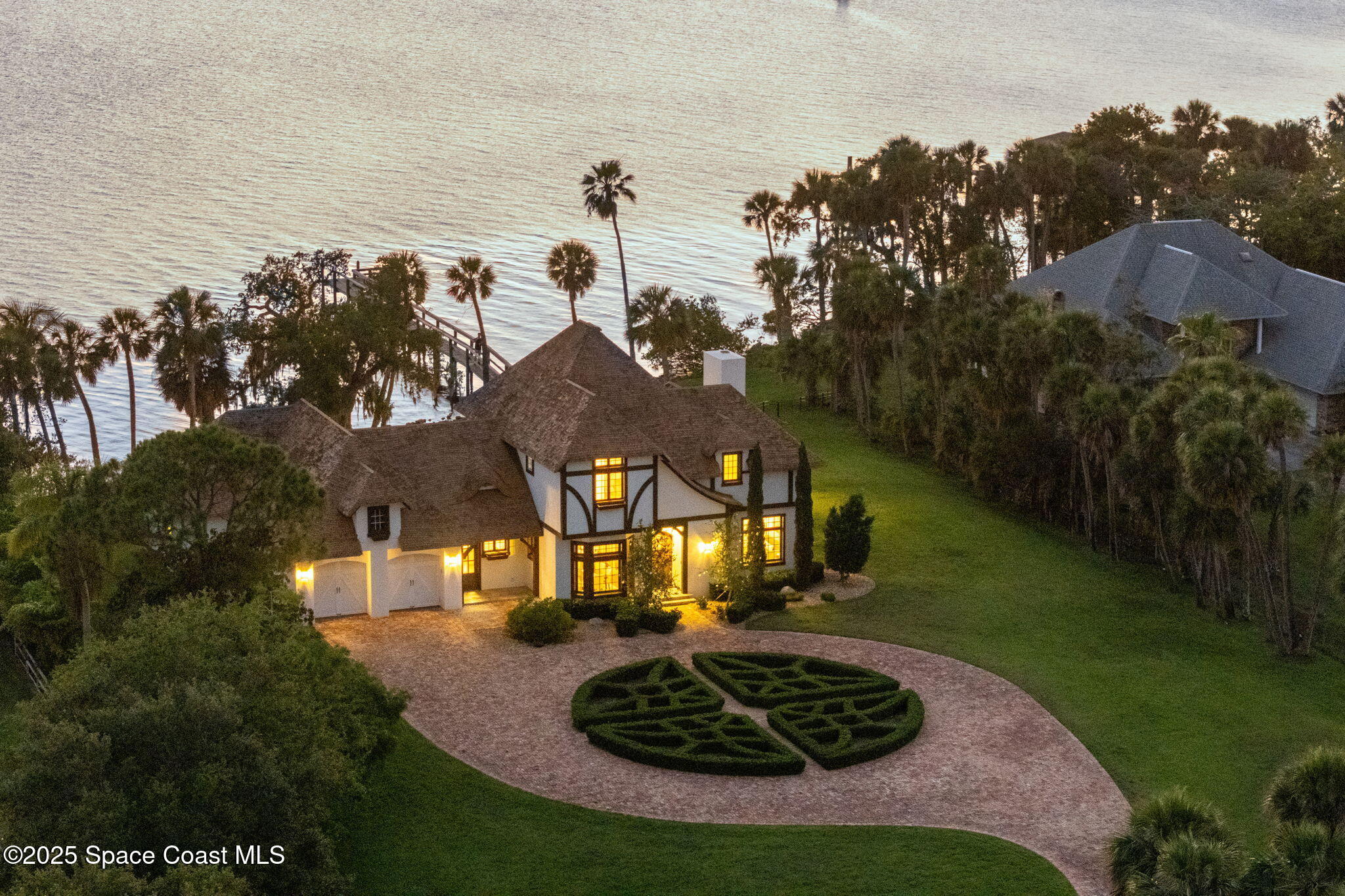 7021 S Tropical Trail