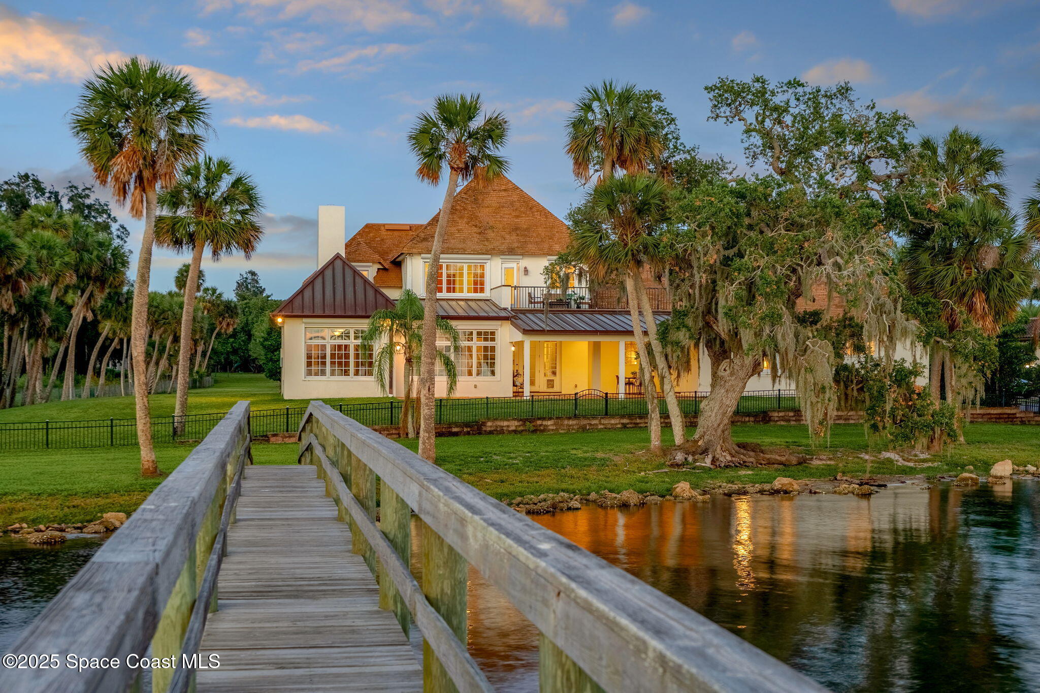 7021 S Tropical Trail