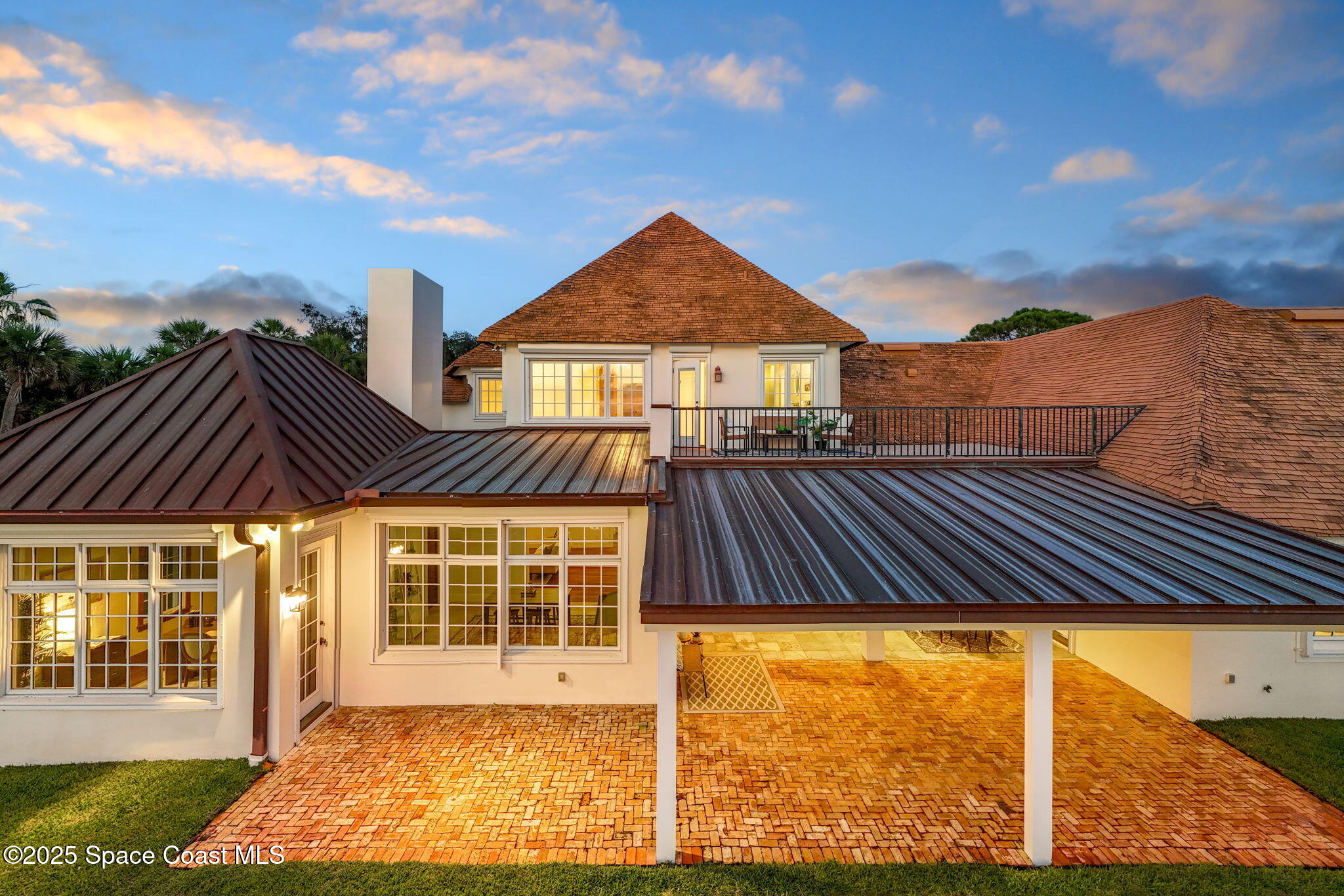 7021 S Tropical Trail