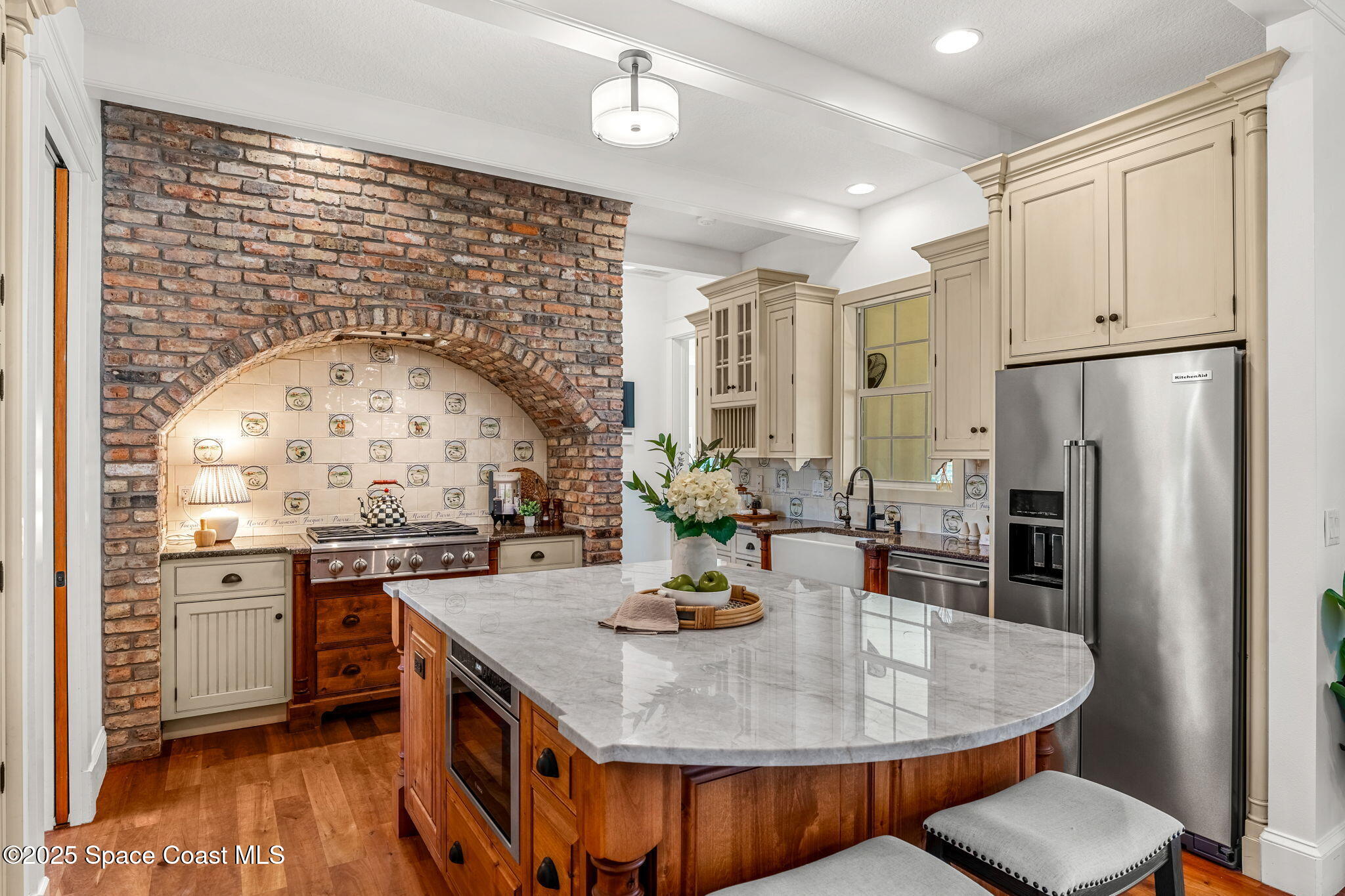 7021 S Tropical Trail