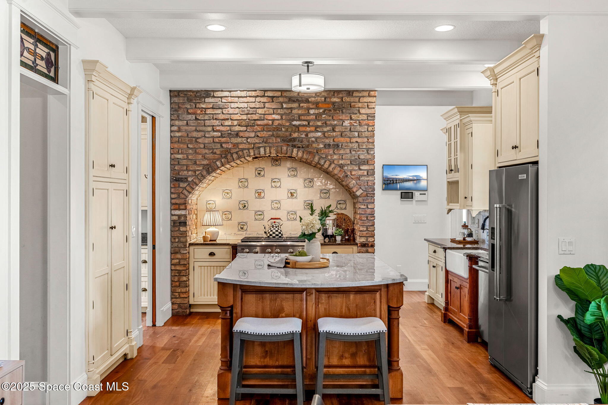 7021 S Tropical Trail