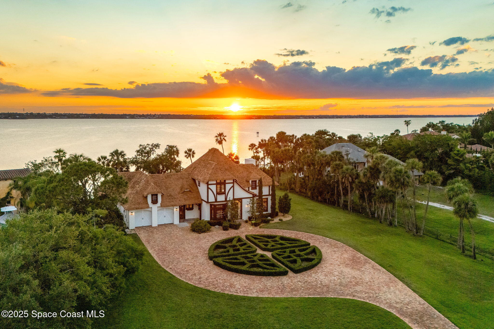 7021 S Tropical Trail