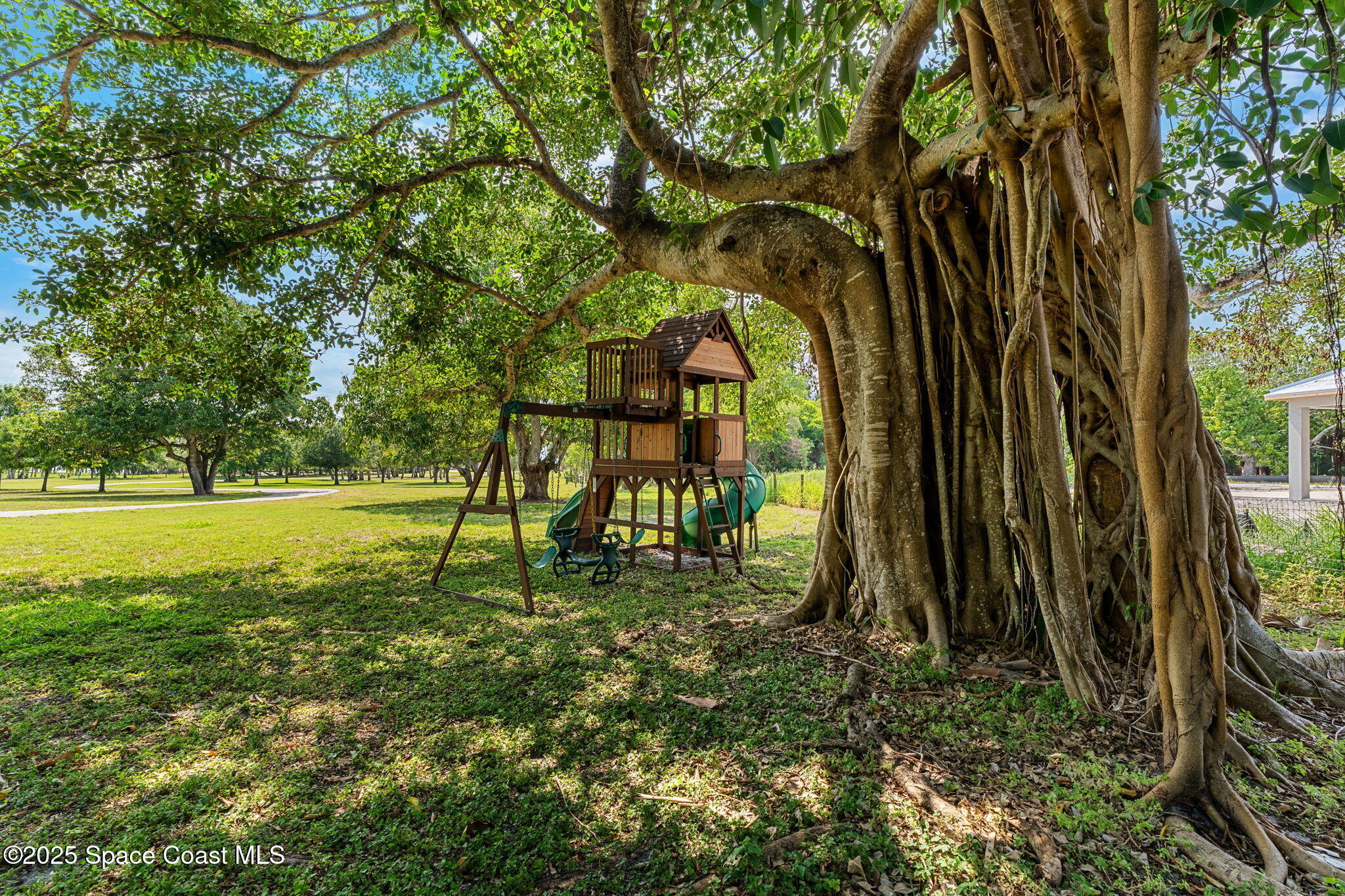 7021 S Tropical Trail