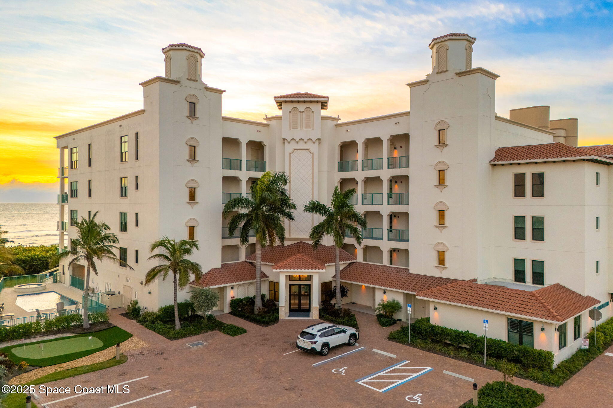 1795 N Highway A1a N, 402