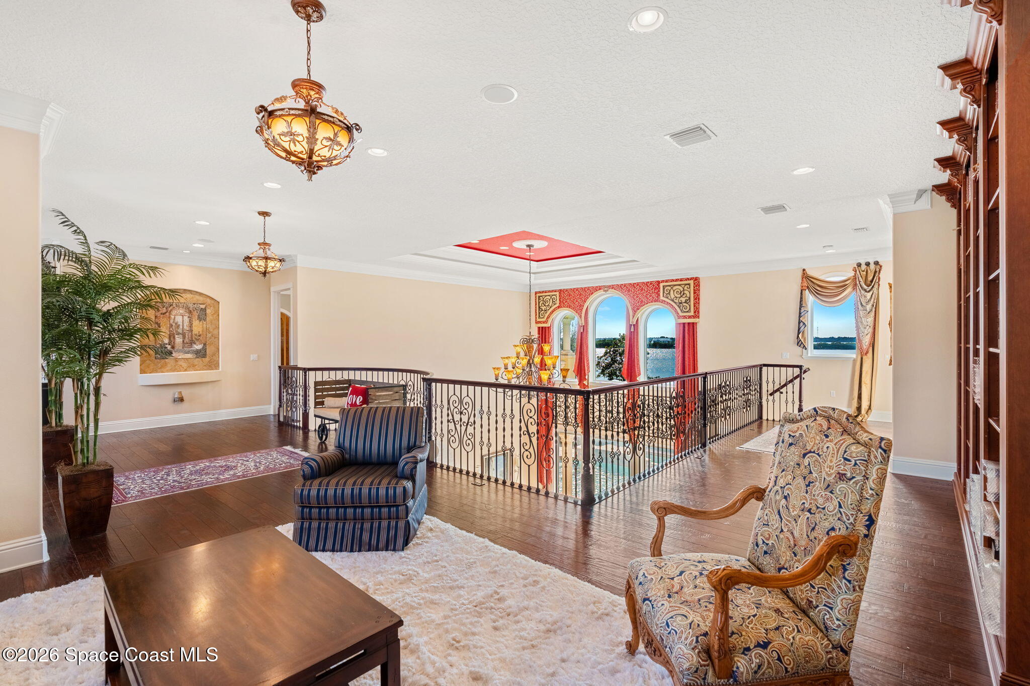 4760 Honeyridge Lane