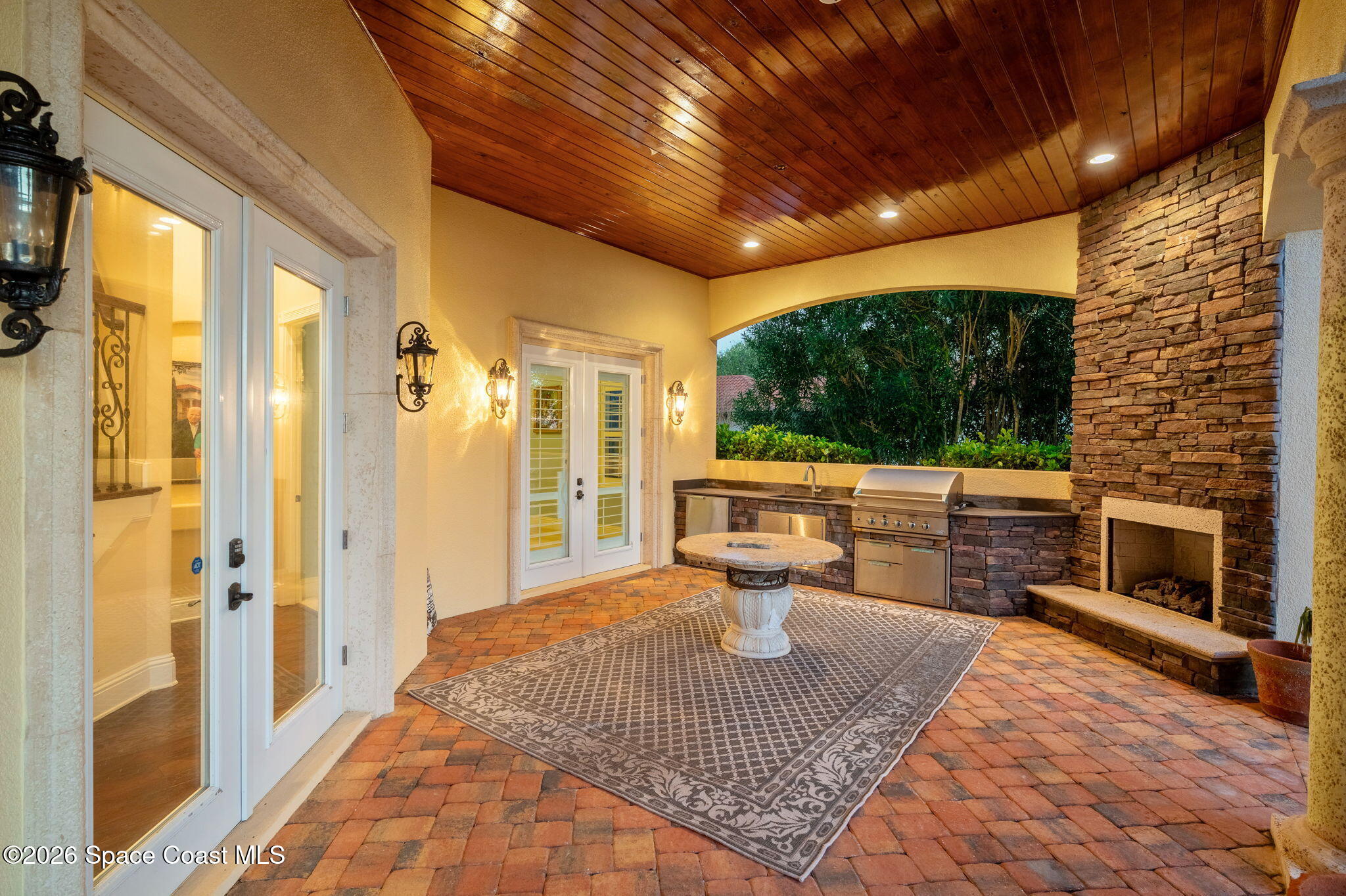 4760 Honeyridge Lane