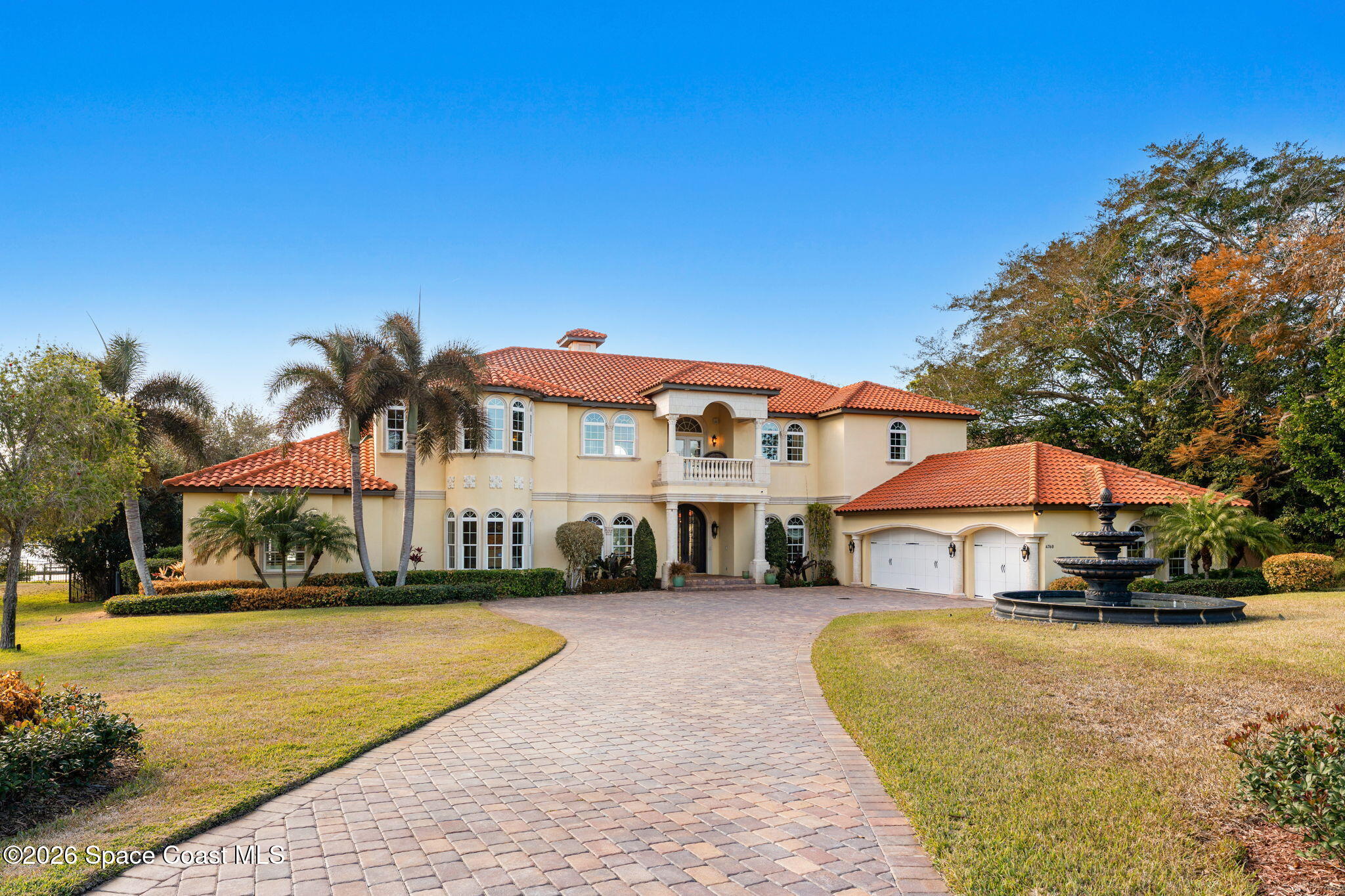 4760 Honeyridge Lane