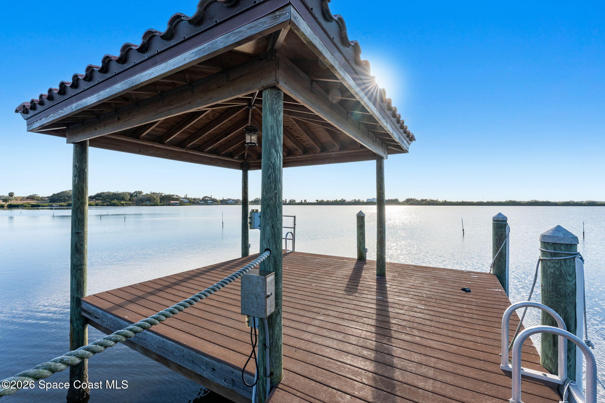 4760 Honeyridge Lane