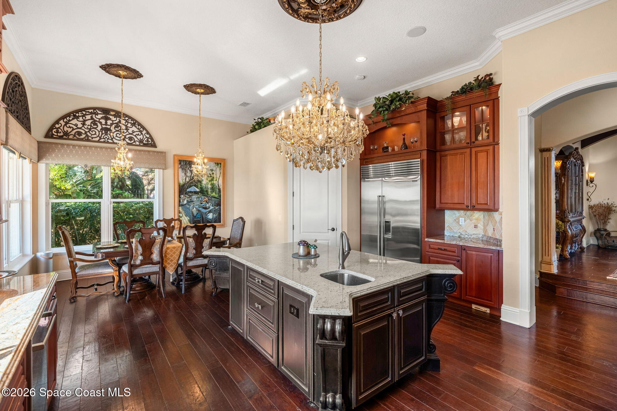 4760 Honeyridge Lane