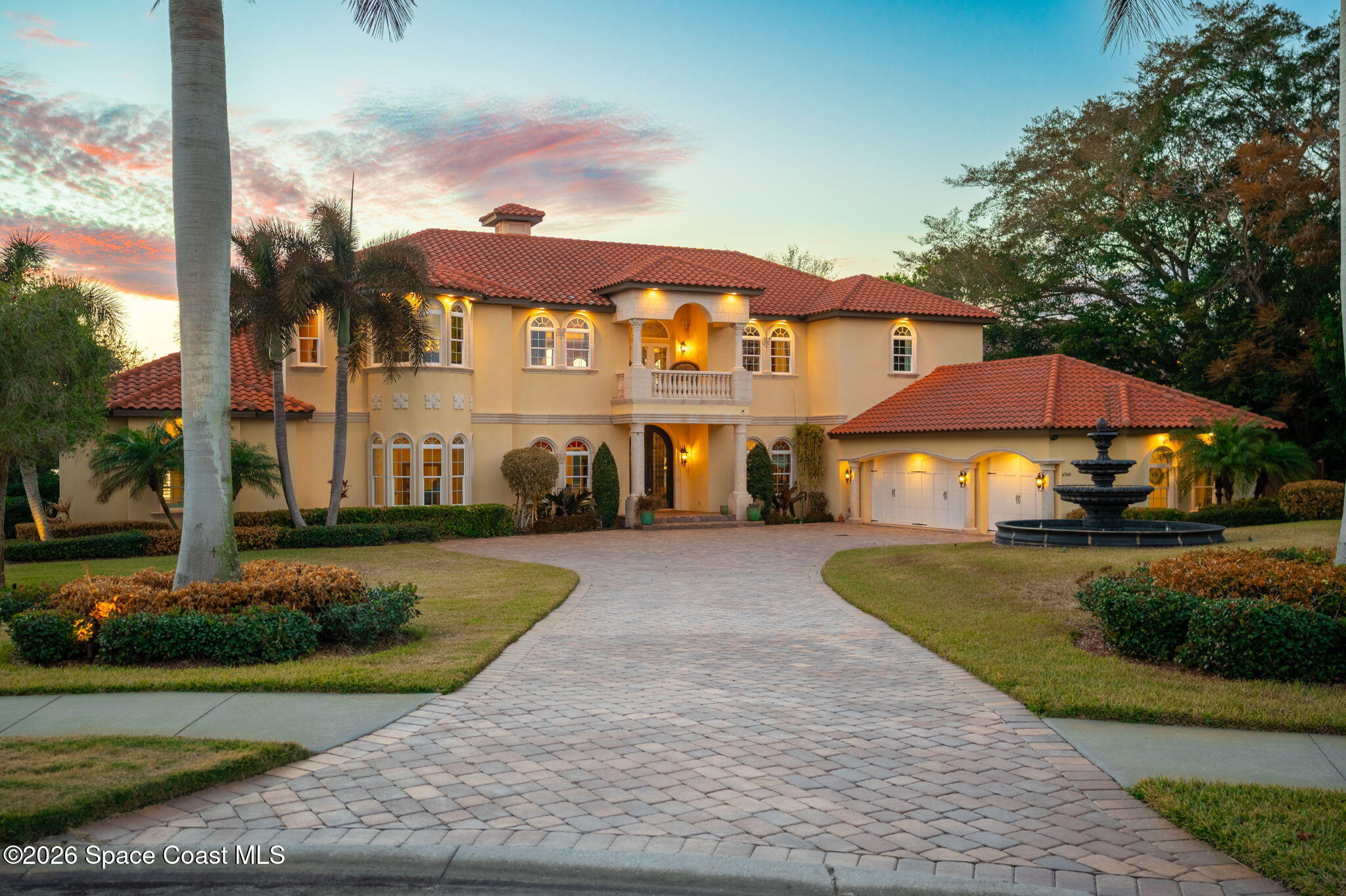 4760 Honeyridge Lane