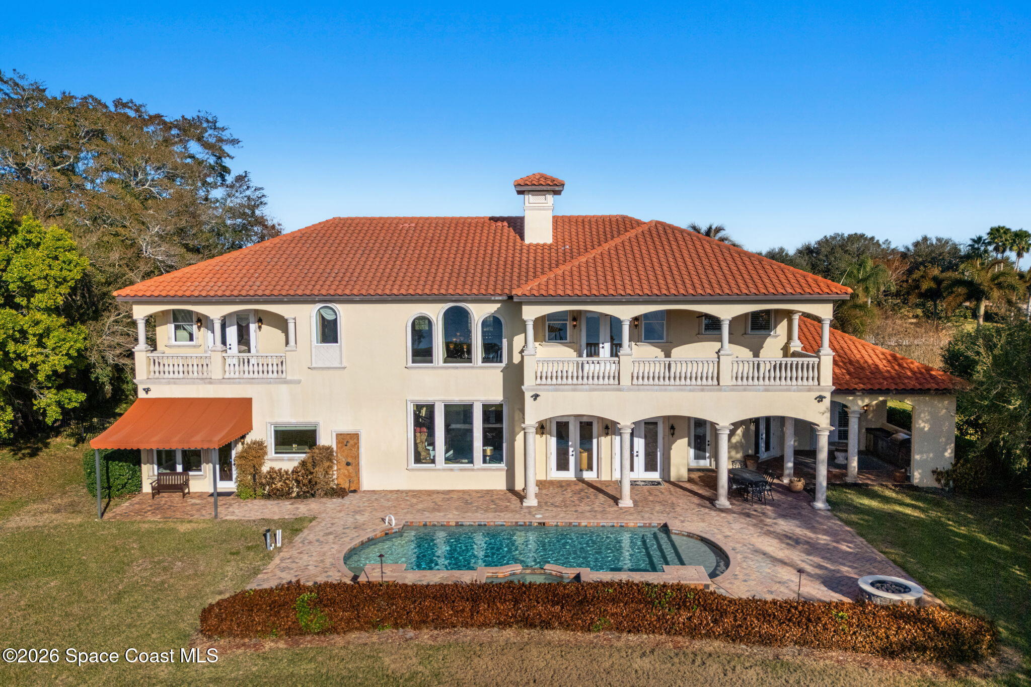 4760 Honeyridge Lane