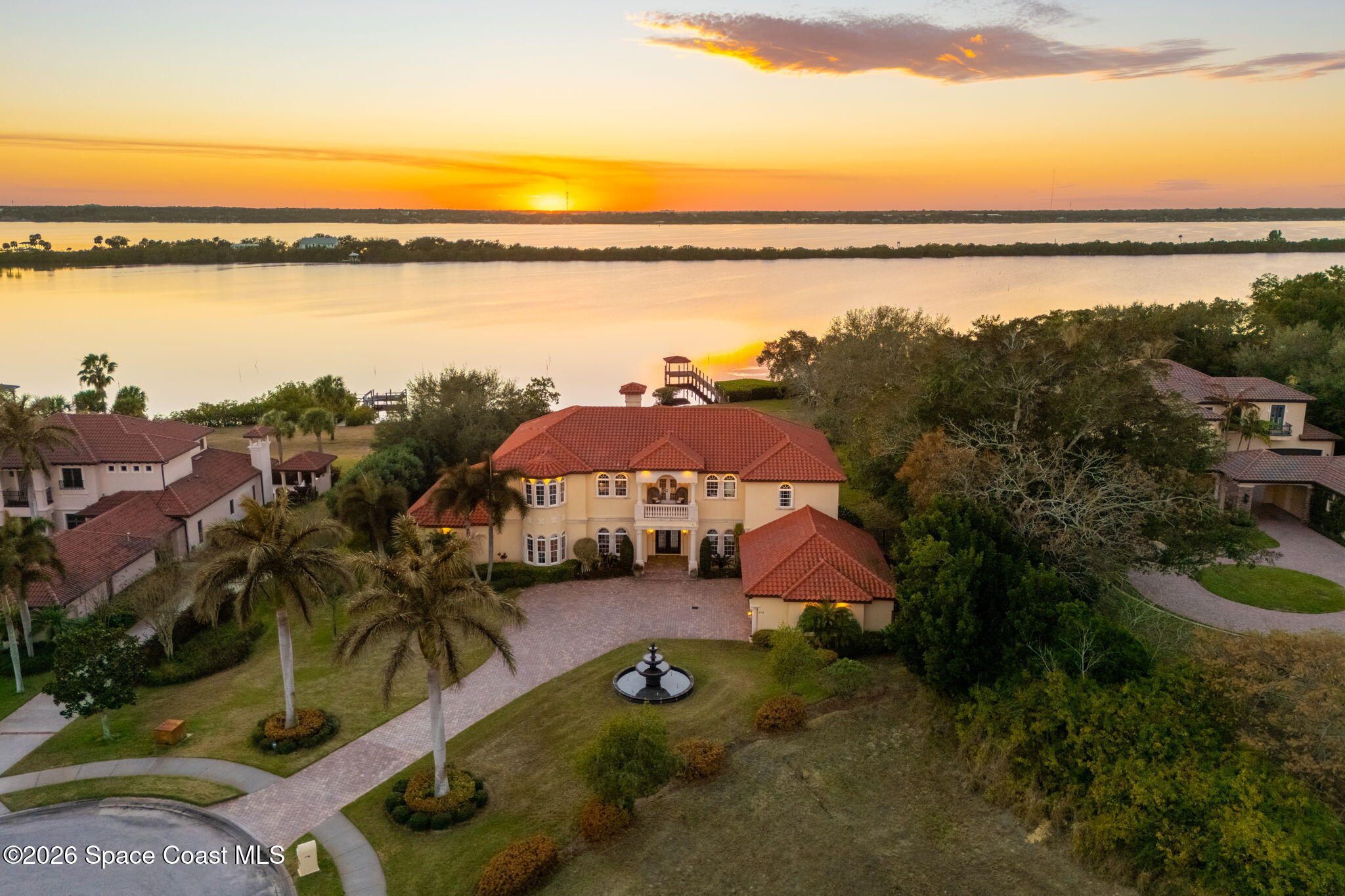 4760 Honeyridge Lane