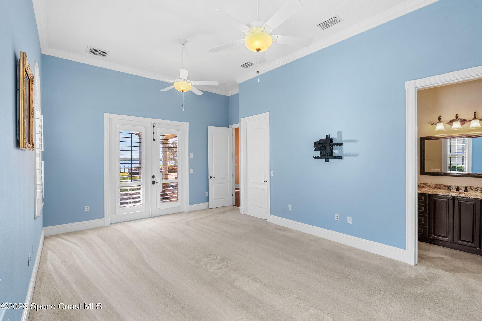 4760 Honeyridge Lane