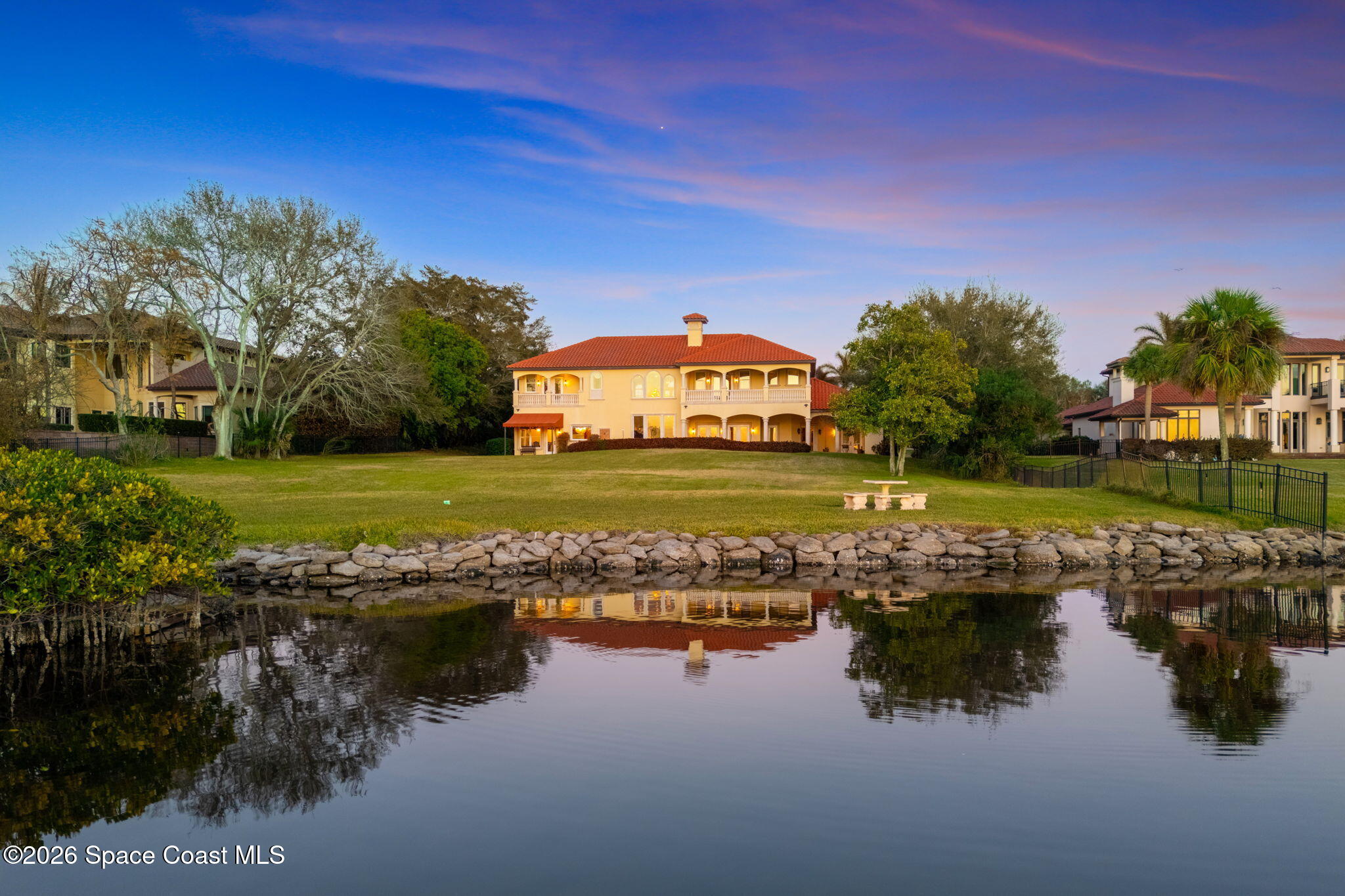 4760 Honeyridge Lane