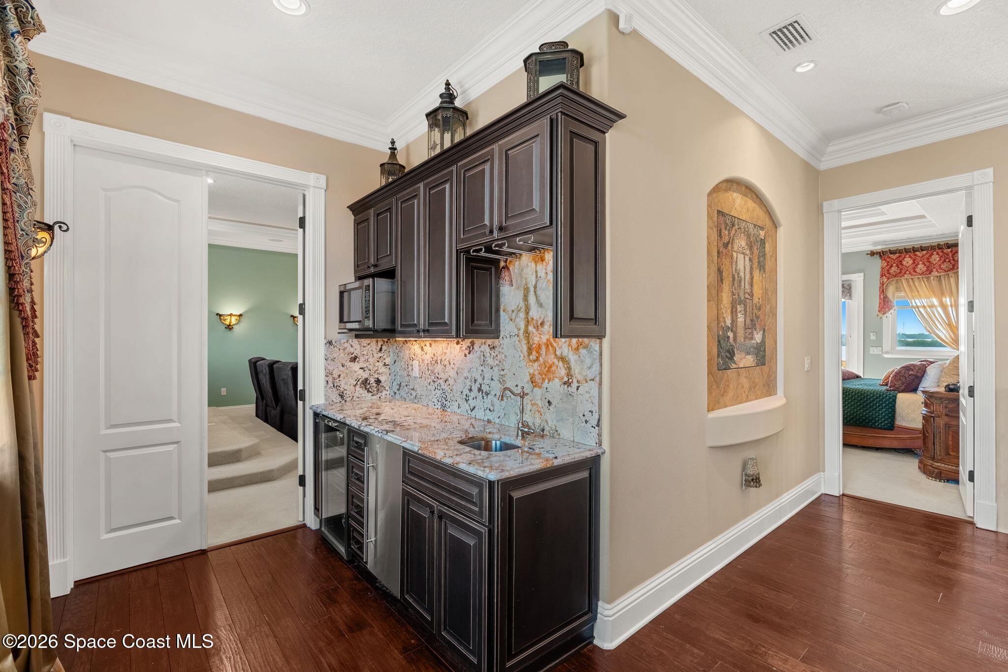 4760 Honeyridge Lane