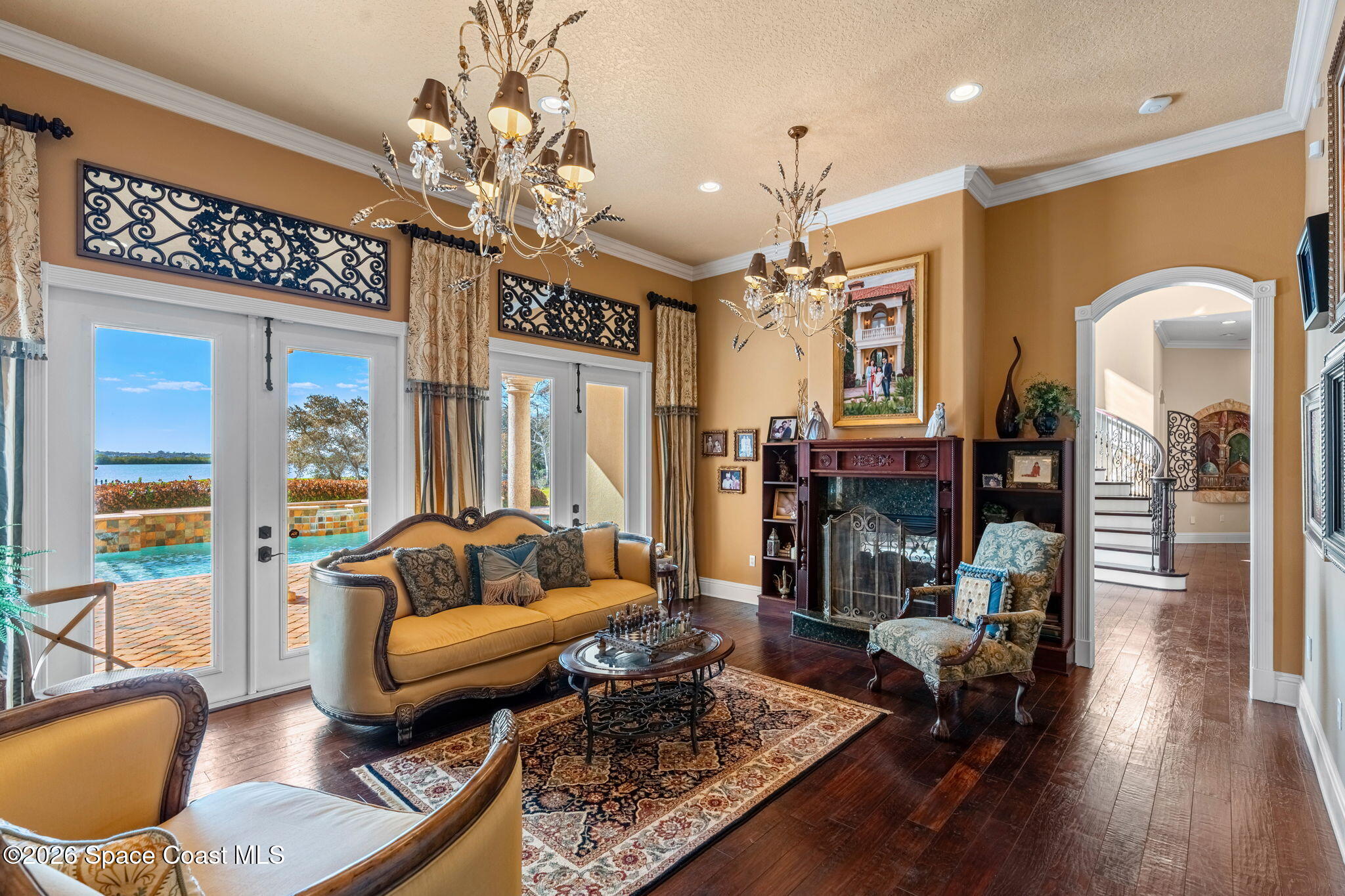 4760 Honeyridge Lane