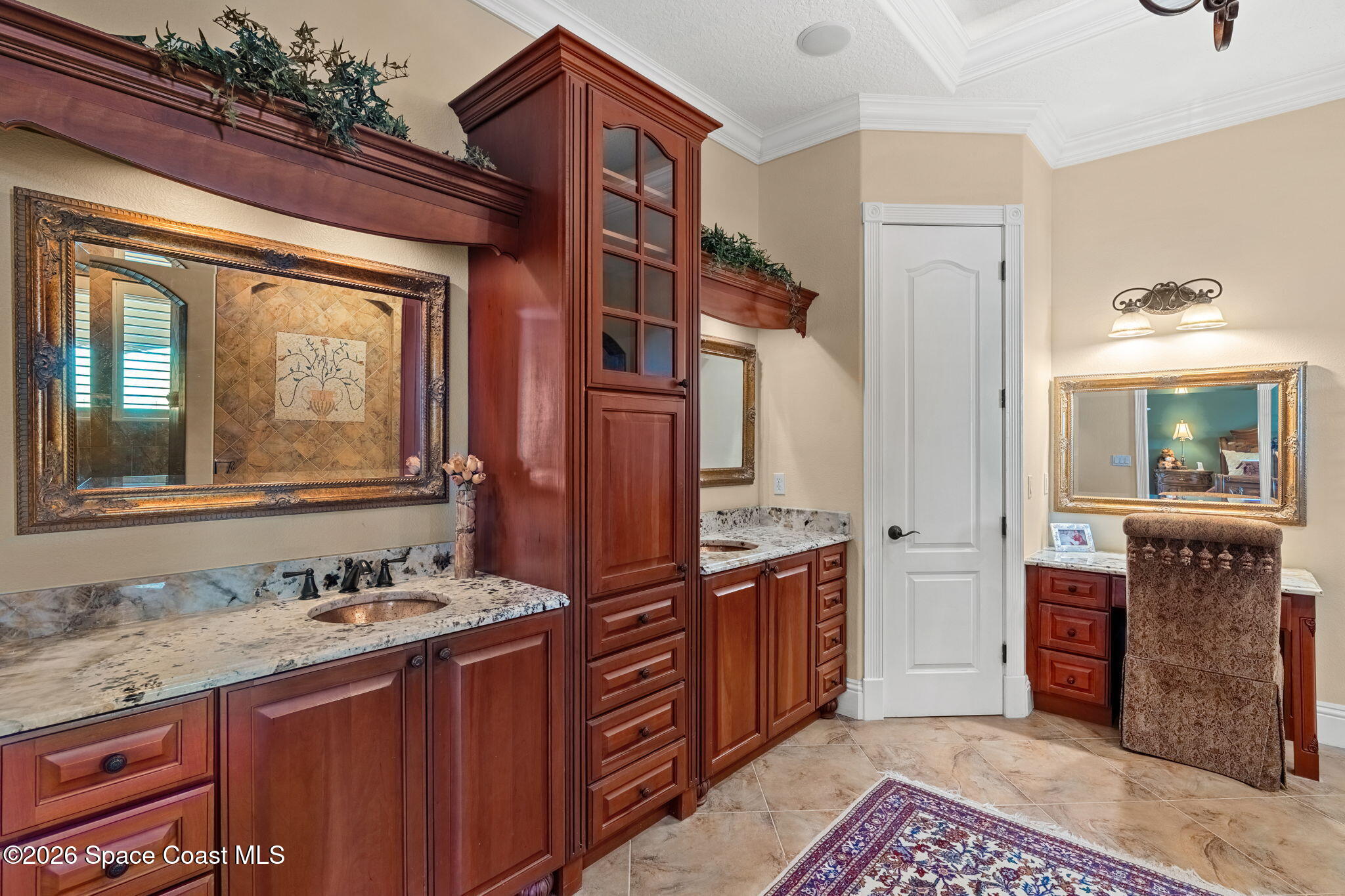 4760 Honeyridge Lane