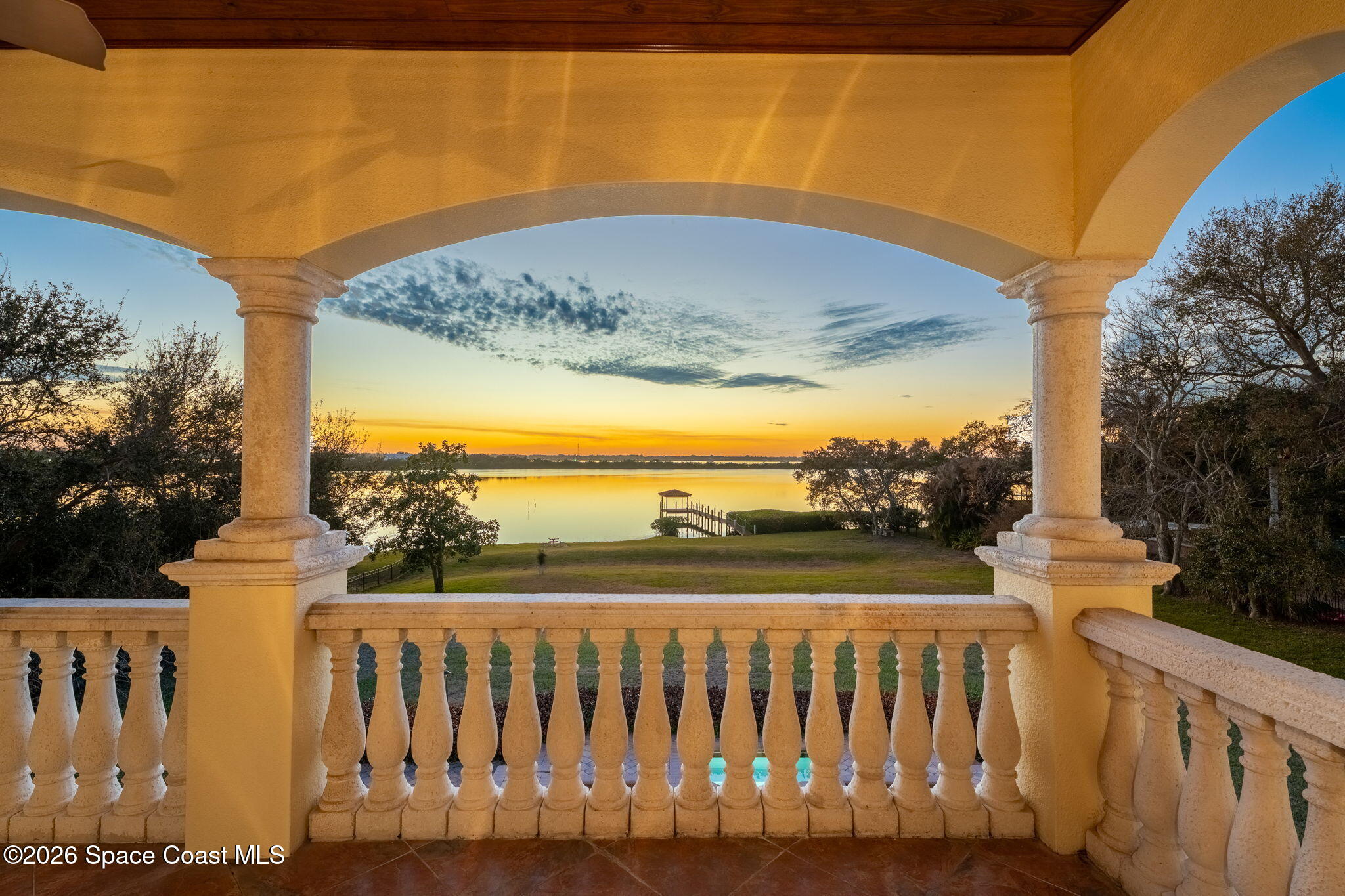 4760 Honeyridge Lane