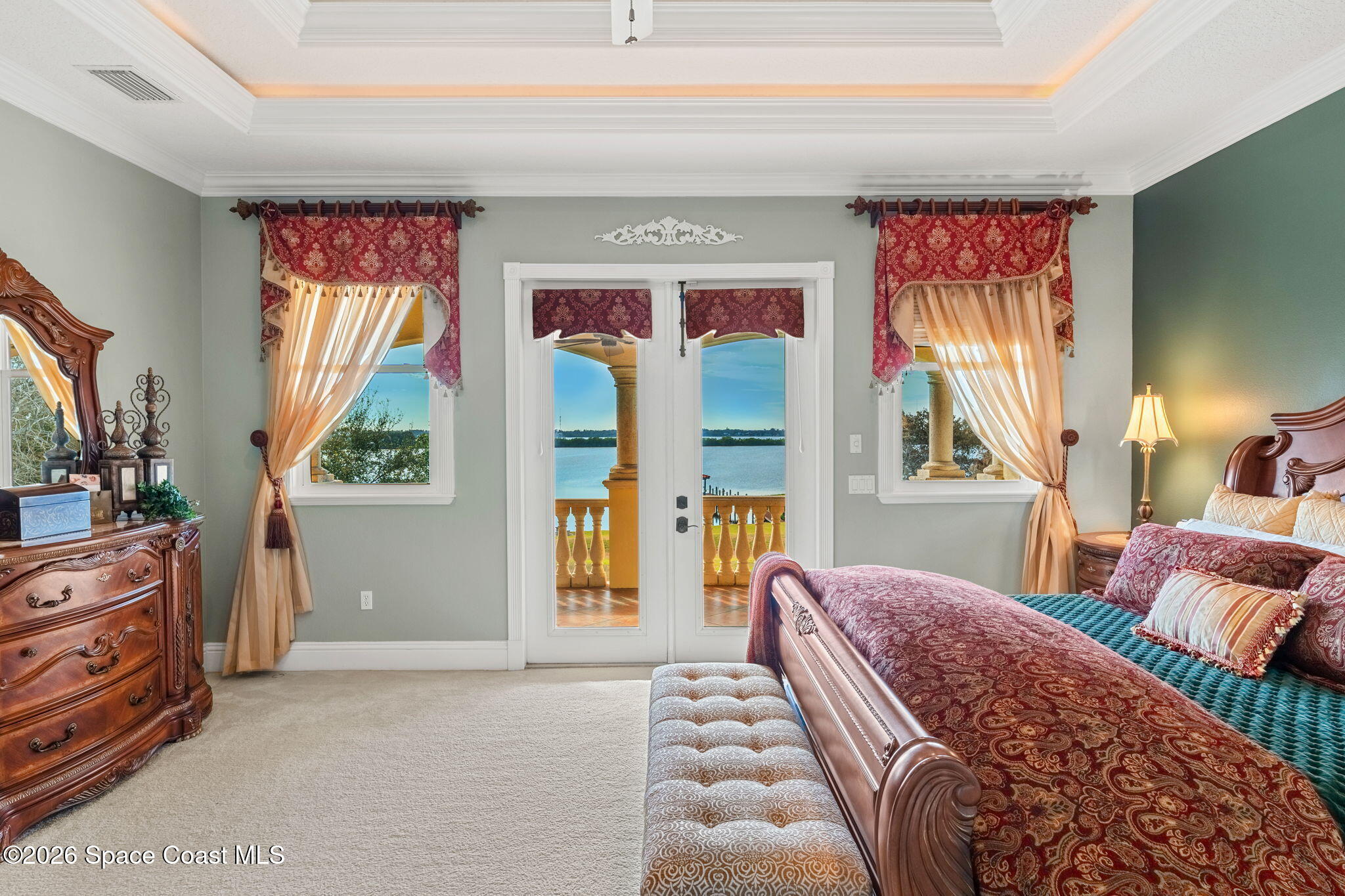 4760 Honeyridge Lane