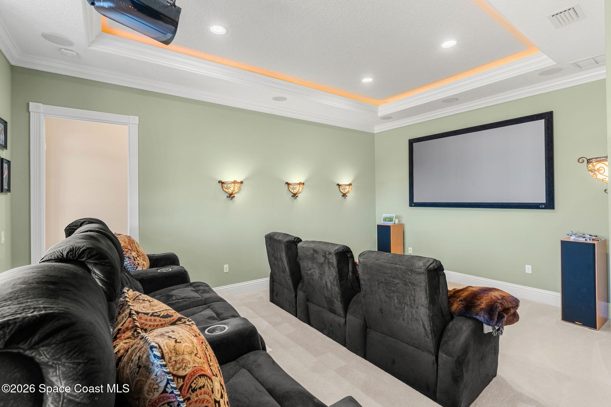 4760 Honeyridge Lane